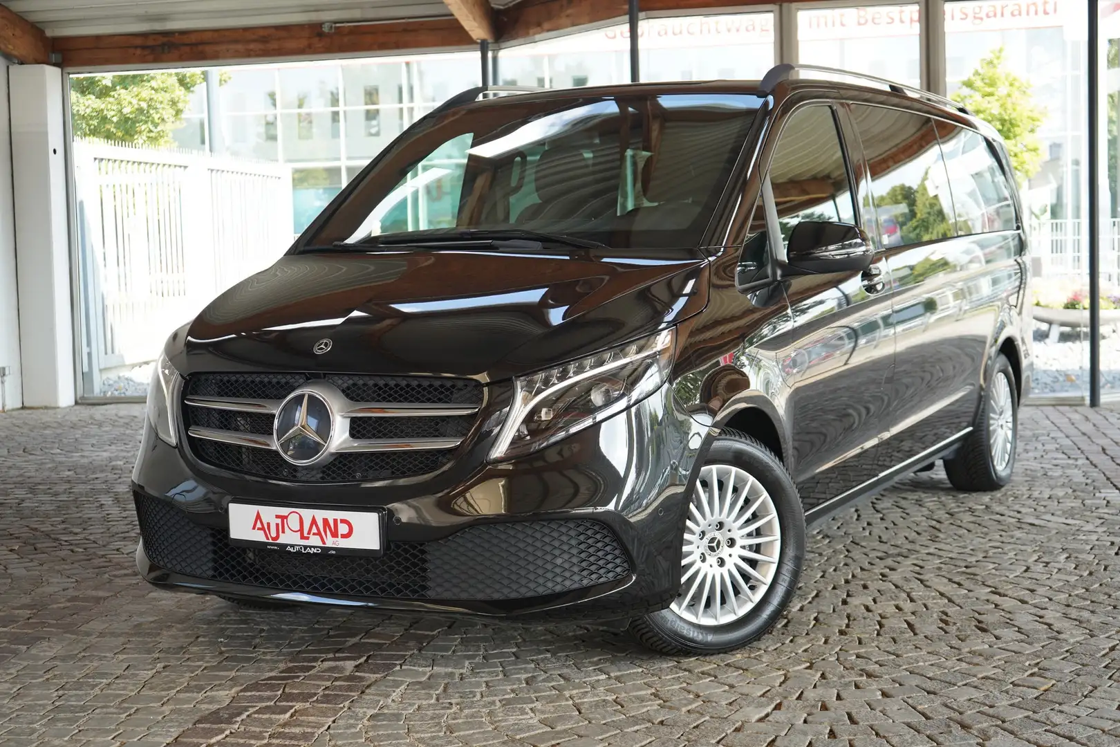 Mercedes-Benz V 300 d lang Aut. LED Navi Sitzheizung Noir - 2