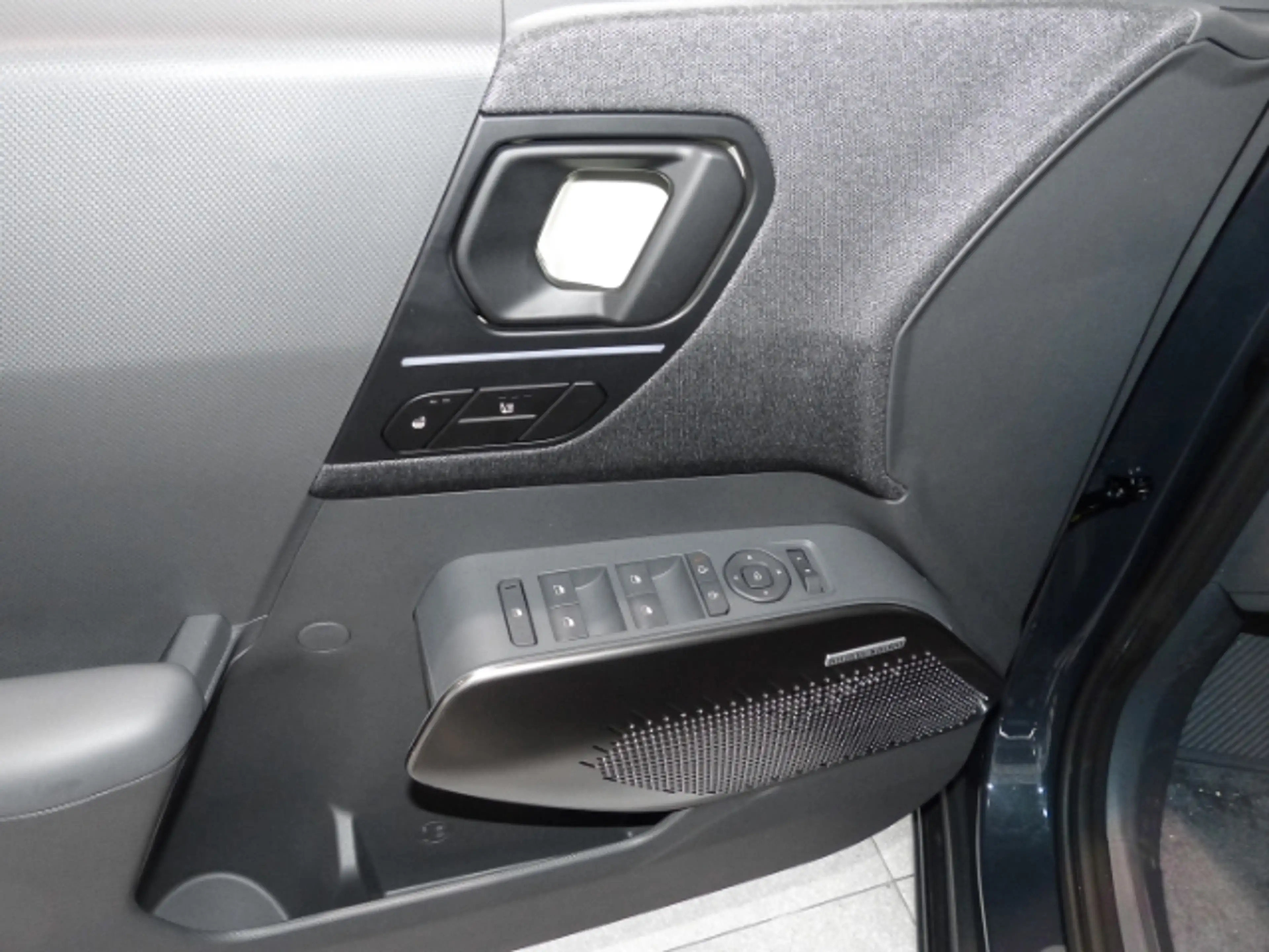 Kia EV2 108 kW Earth Digitales Cockpit Soundsystem HarmanK — photo 13