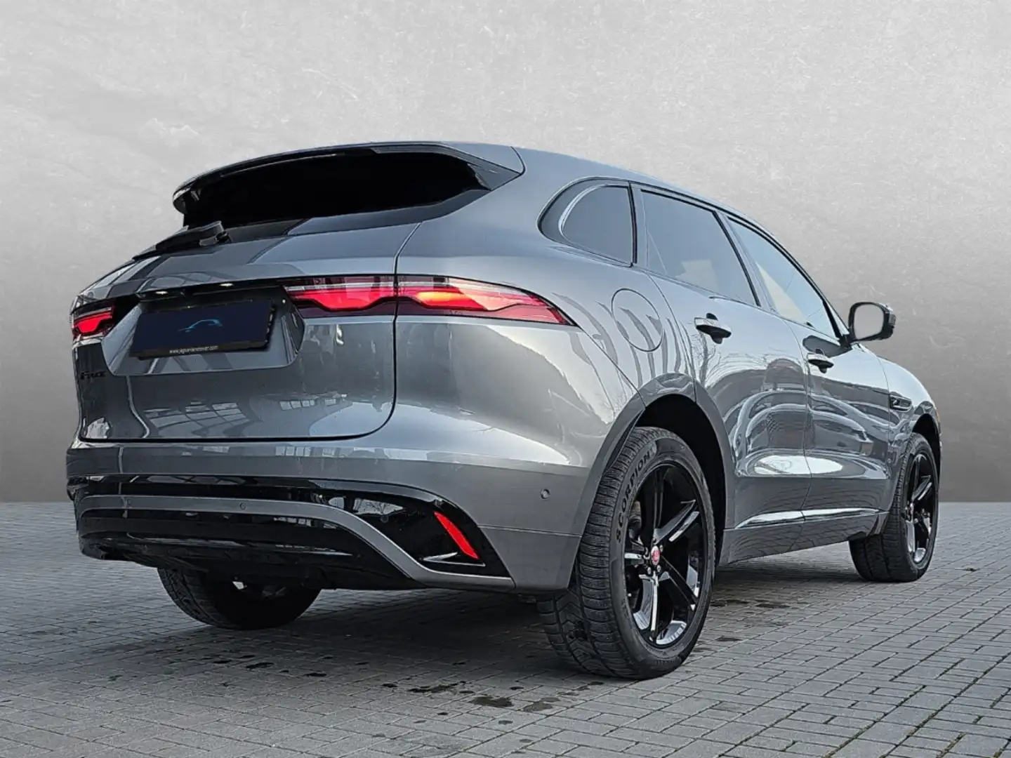 Jaguar F-Pace D200 AWD R-Dynamic SE Grau - 2