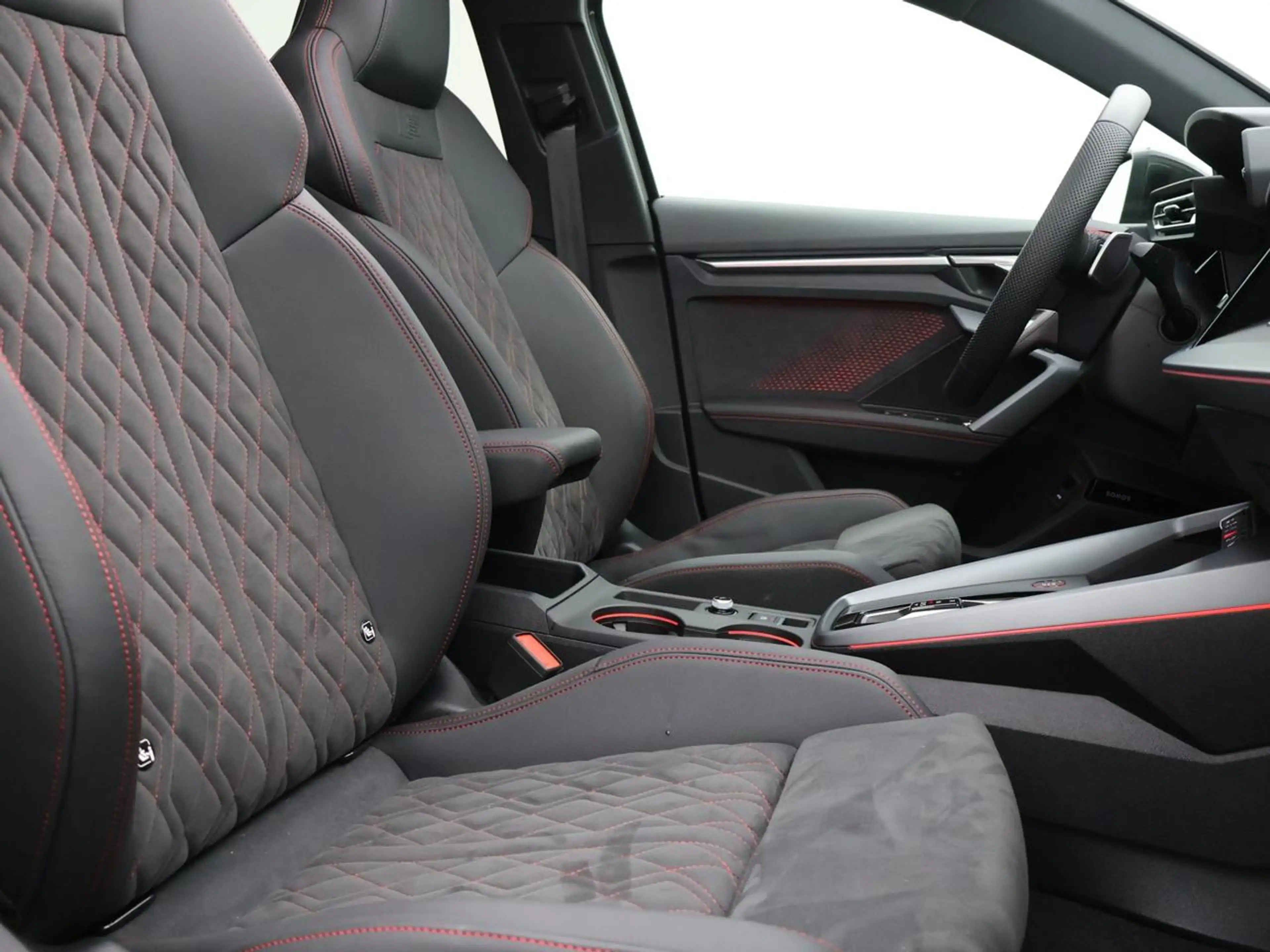 Audi S3 2.0TFSI Quattro *AUTOMAAT*PANODAK*SPORTZETELS*LEDER*ALCANTARA*360° CAMERA*CRUISE*PDC*NAVI*APP-CONNECT*...* — photo 10
