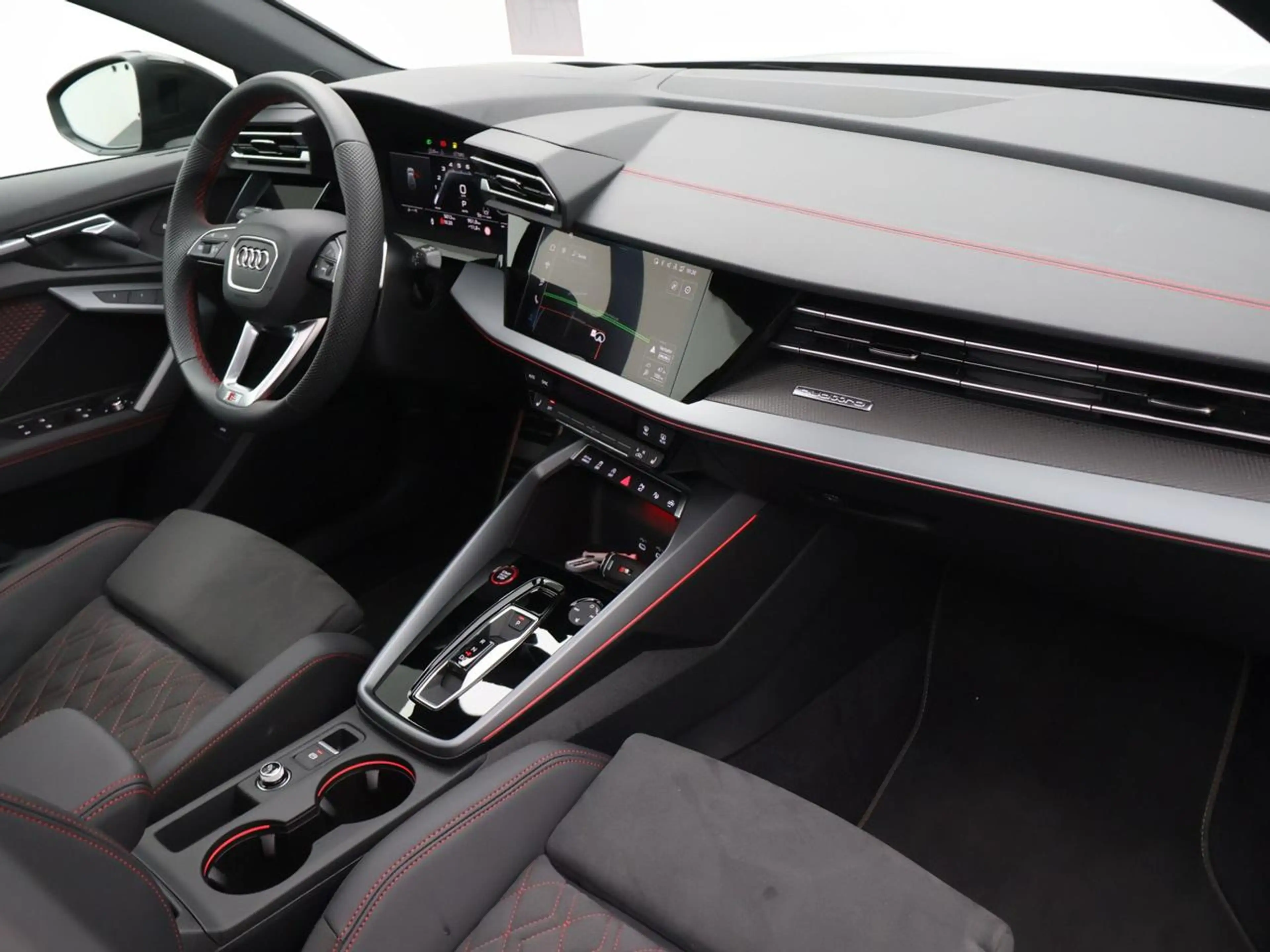 Audi S3 2.0TFSI Quattro *AUTOMAAT*PANODAK*SPORTZETELS*LEDER*ALCANTARA*360° CAMERA*CRUISE*PDC*NAVI*APP-CONNECT*...* — photo 3