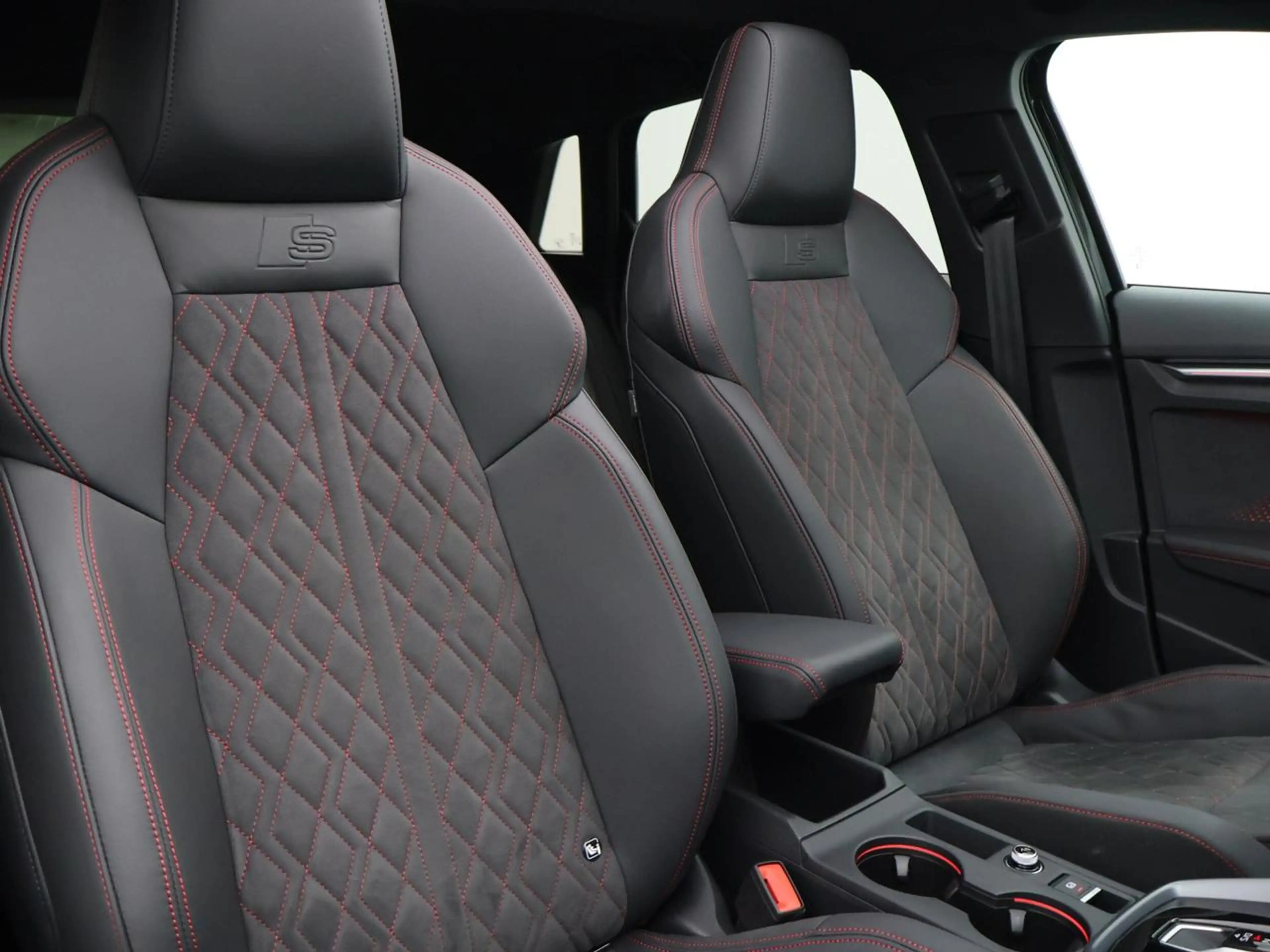 Audi S3 2.0TFSI Quattro *AUTOMAAT*PANODAK*SPORTZETELS*LEDER*ALCANTARA*360° CAMERA*CRUISE*PDC*NAVI*APP-CONNECT*...* — photo 11
