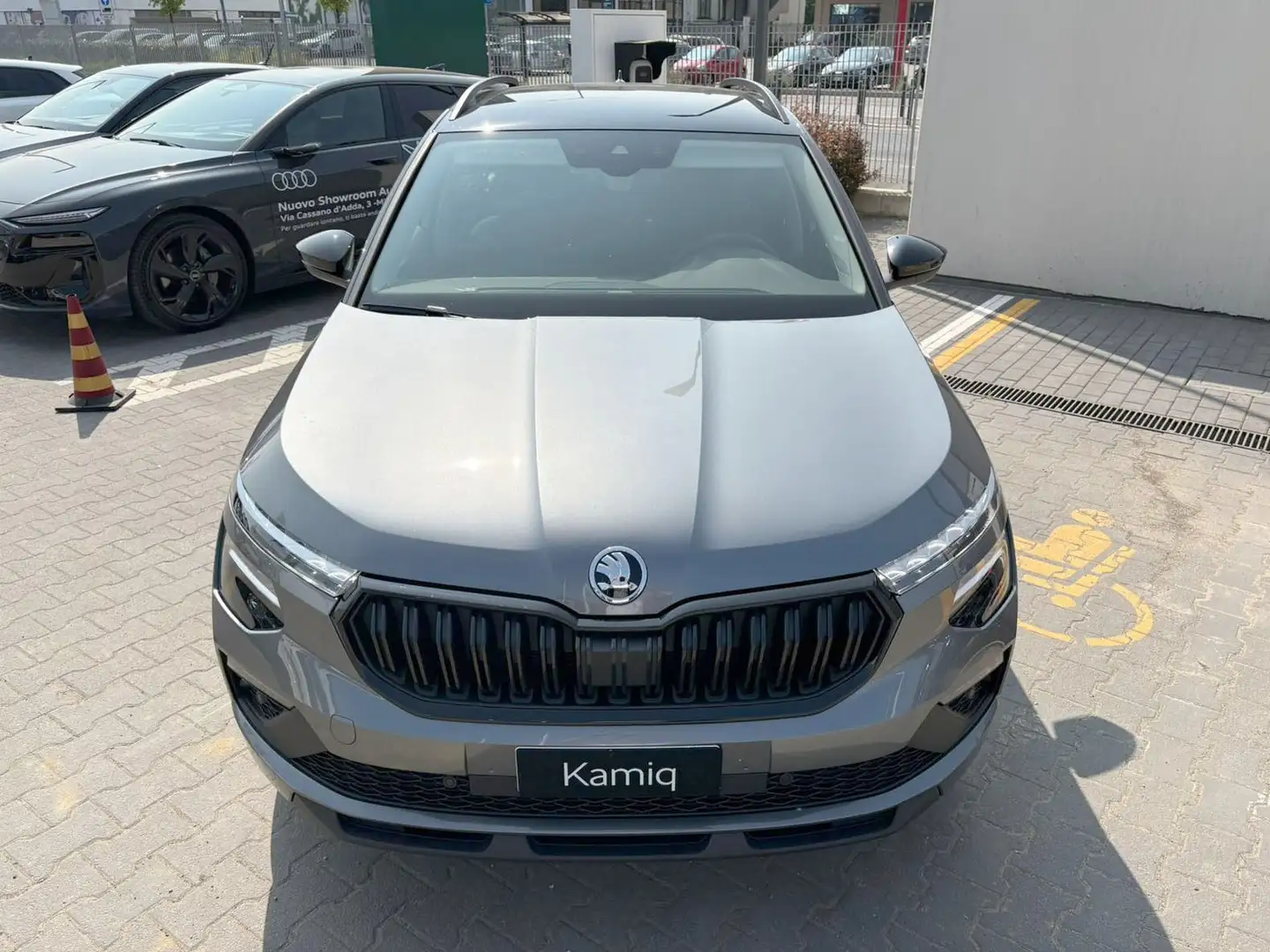 Skoda Kamiq 1.0 tsi 130 edition 115cv dsg Grigio - 2