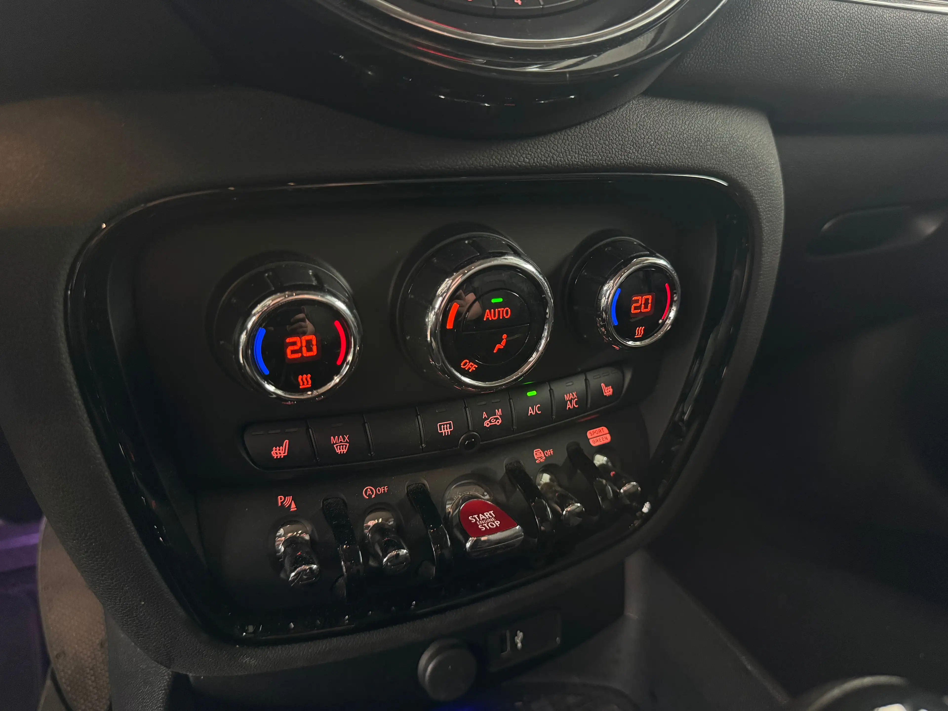 MINI One Clubman NAVI/CARPLAY/2.HAND/UNIONJACK/AUTOM. — photo 24