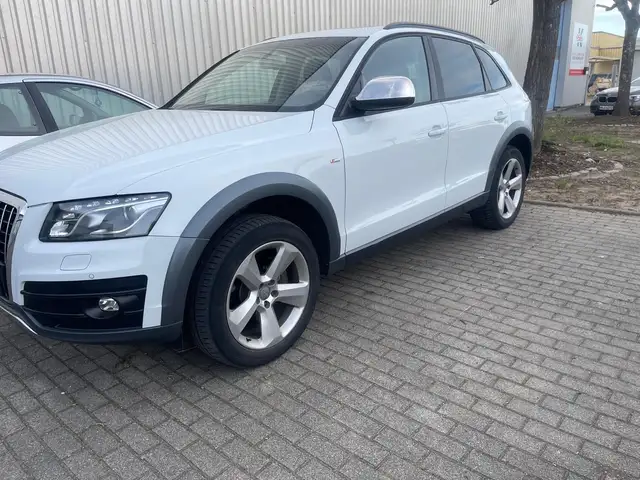 Audi Q5 3.0 TDI Quattro/Pano/Navi/Xenon/AHK/