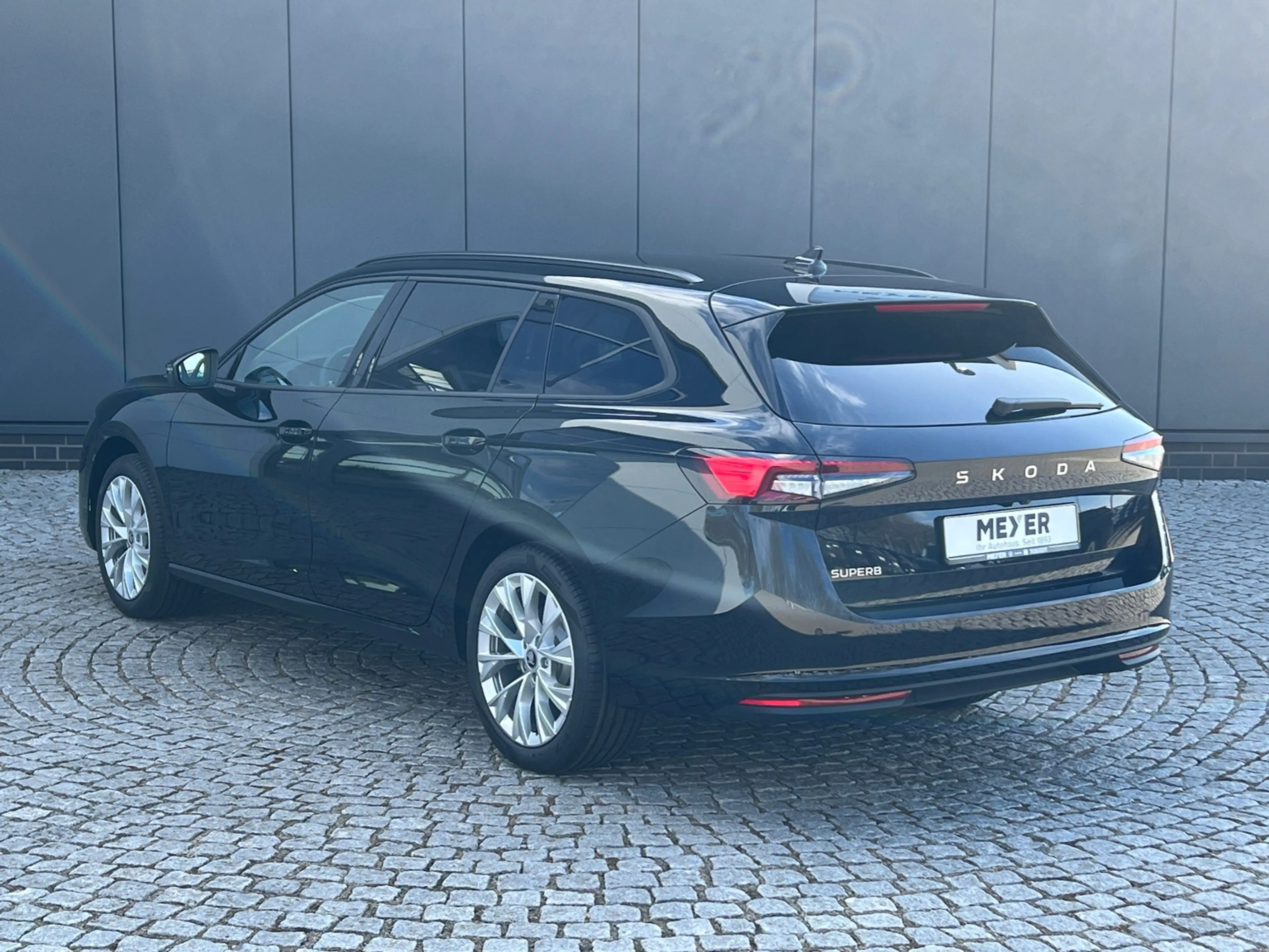 Skoda Superb Combi Selection 2.0 TDI DSG *AHK, Navi, 19" LM-Fe — photo 3