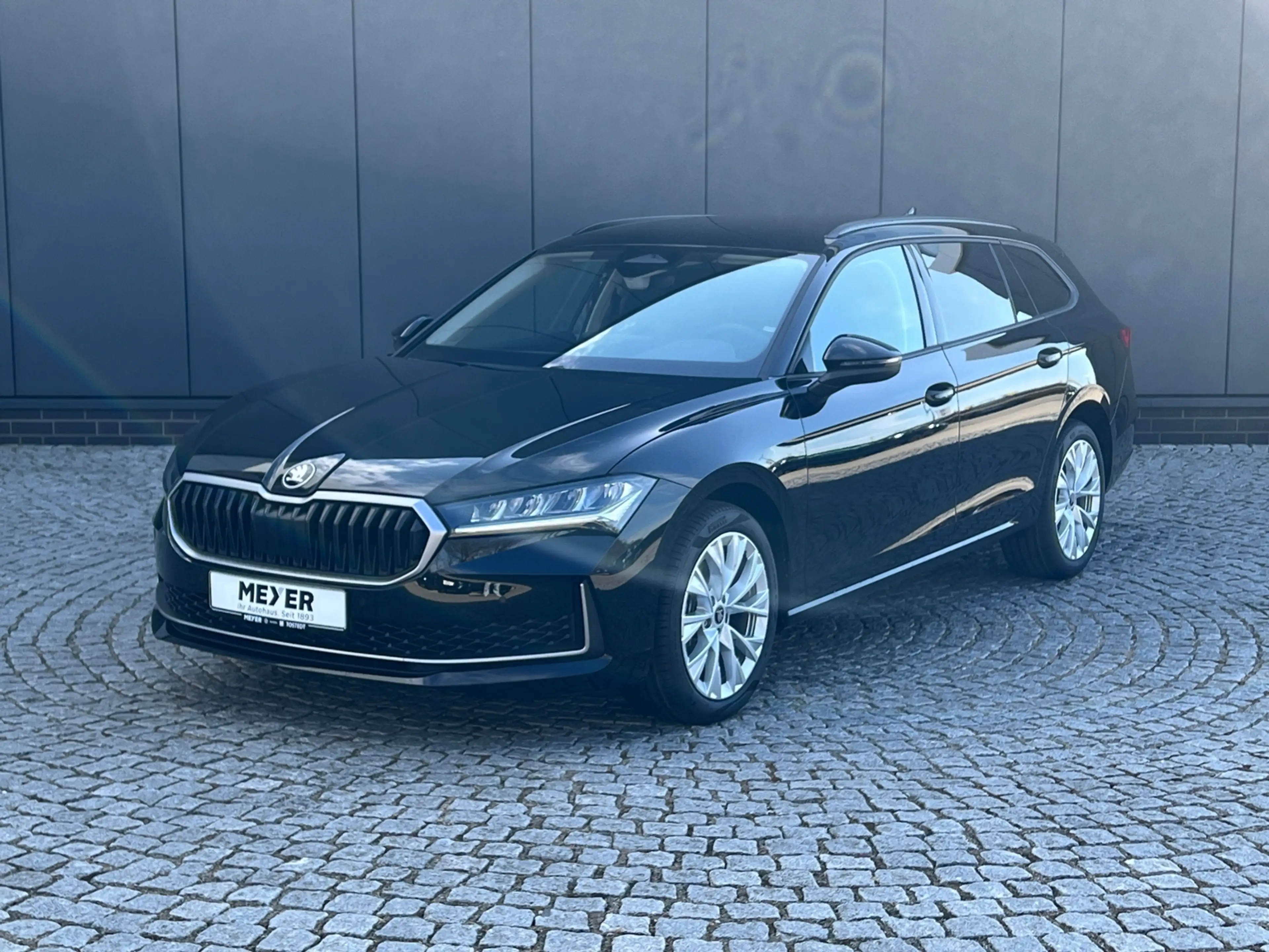 Skoda Superb Combi Selection 2.0 TDI DSG *AHK, Navi, 19" LM-Fe — photo 2