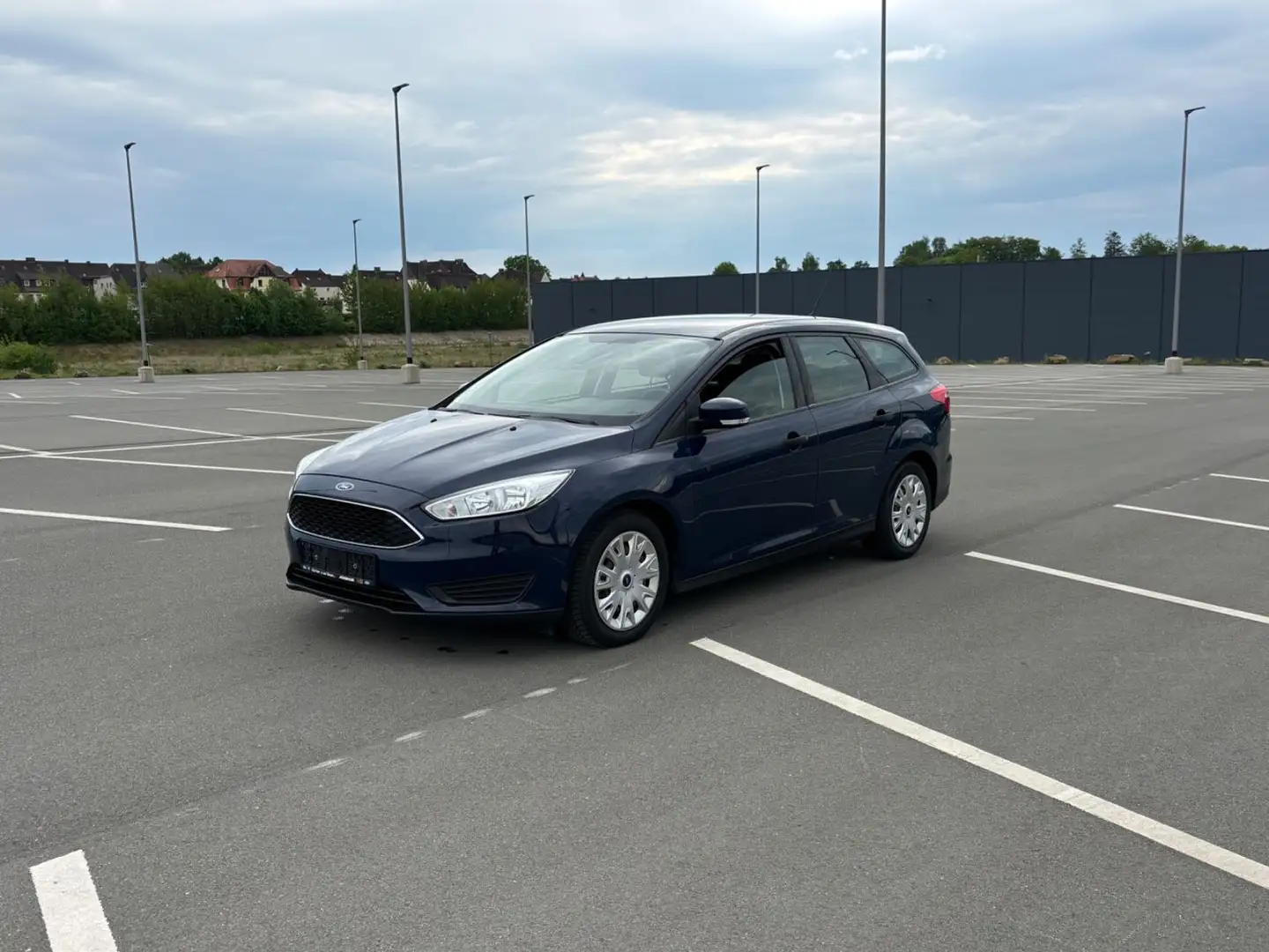 Ford Focus Turnier Ambiente 1. Hand Bleu - 1