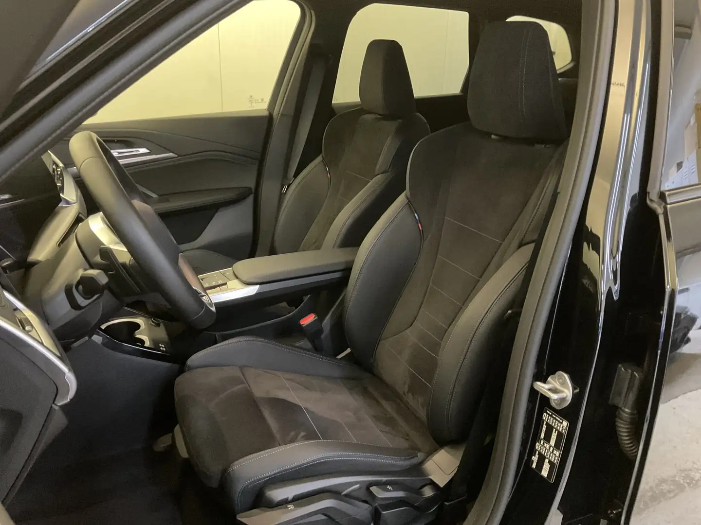 BMW X1 sDrive20d Schwarz - 2