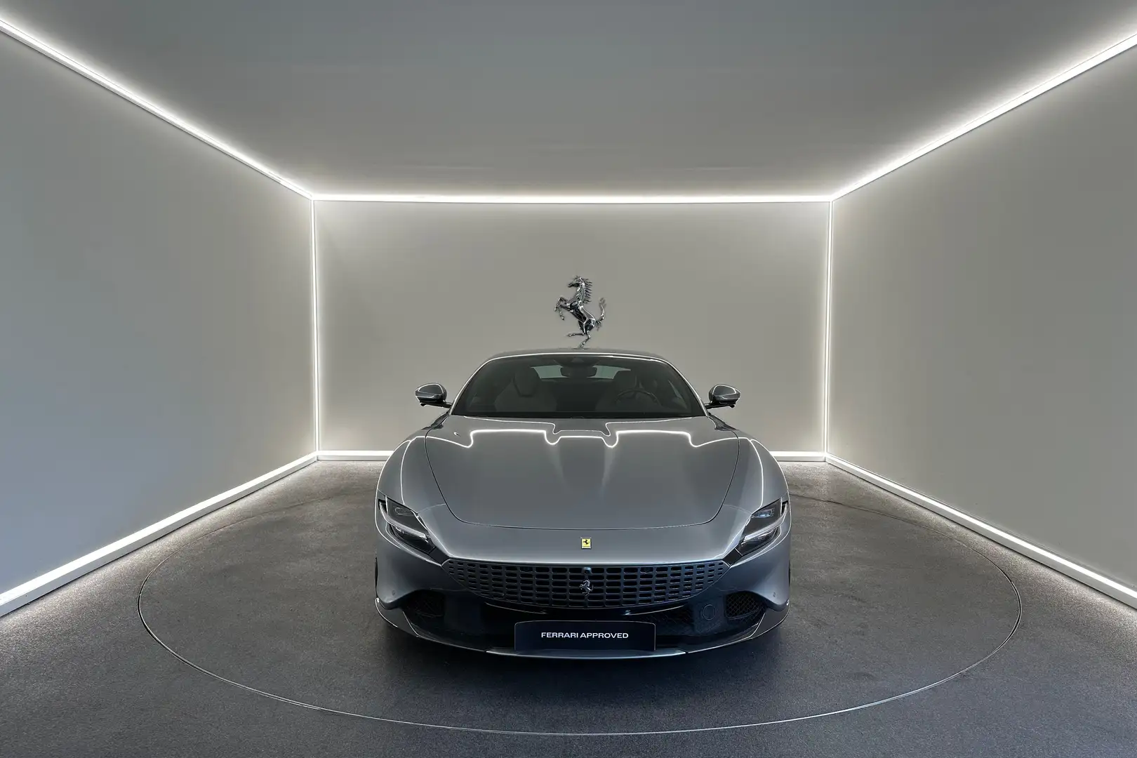 Ferrari Roma Grigio Titanio / Full Carbon / 2Y Ferrari Approved Zilver - 2
