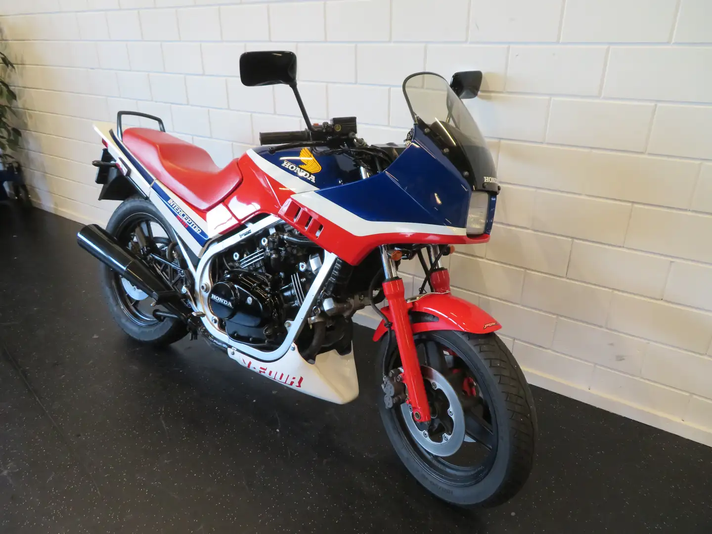Honda VF 500 F2 VF500 PERFECT! HISTORIE crvena - 2