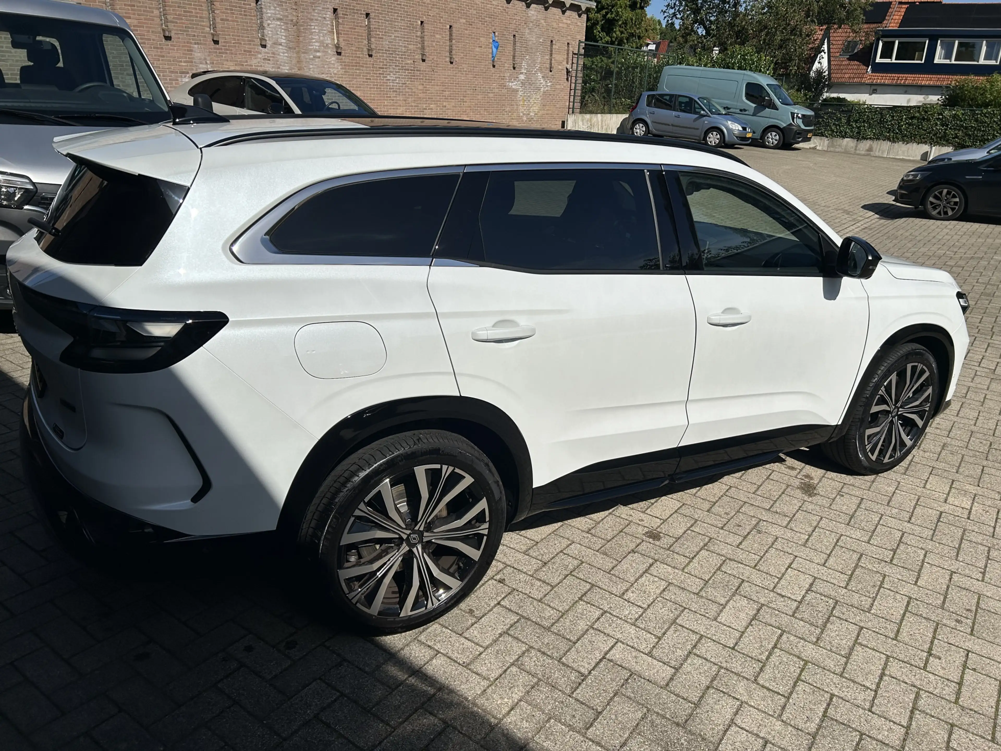 Renault Espace E-Tech full hybrid 200 iconic 5p. — photo 5