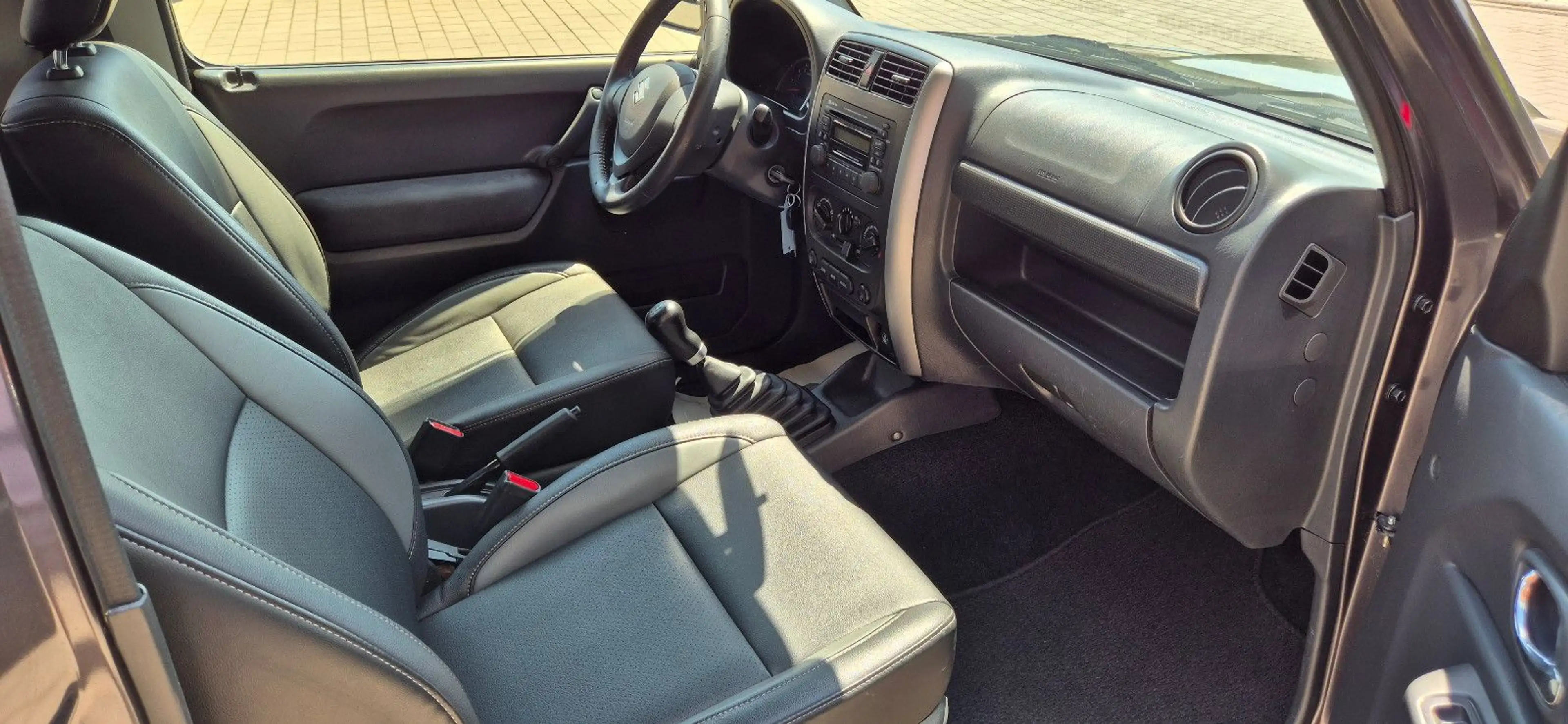 Suzuki Jimny 1.3 4WD Style — photo 9