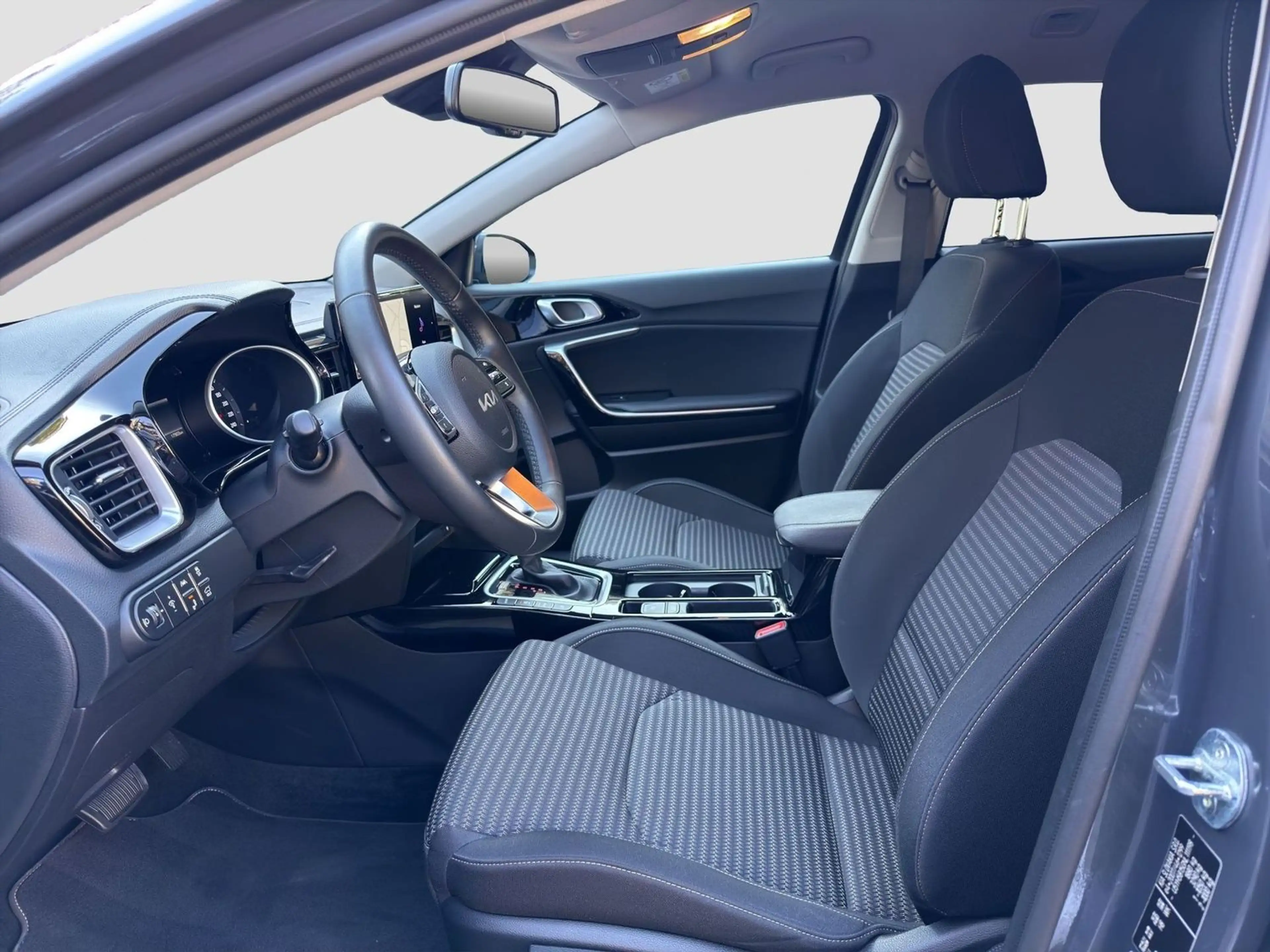 Kia Ceed SW / cee'd SW Automatik Navi ACC LED JBL PDC — photo 10