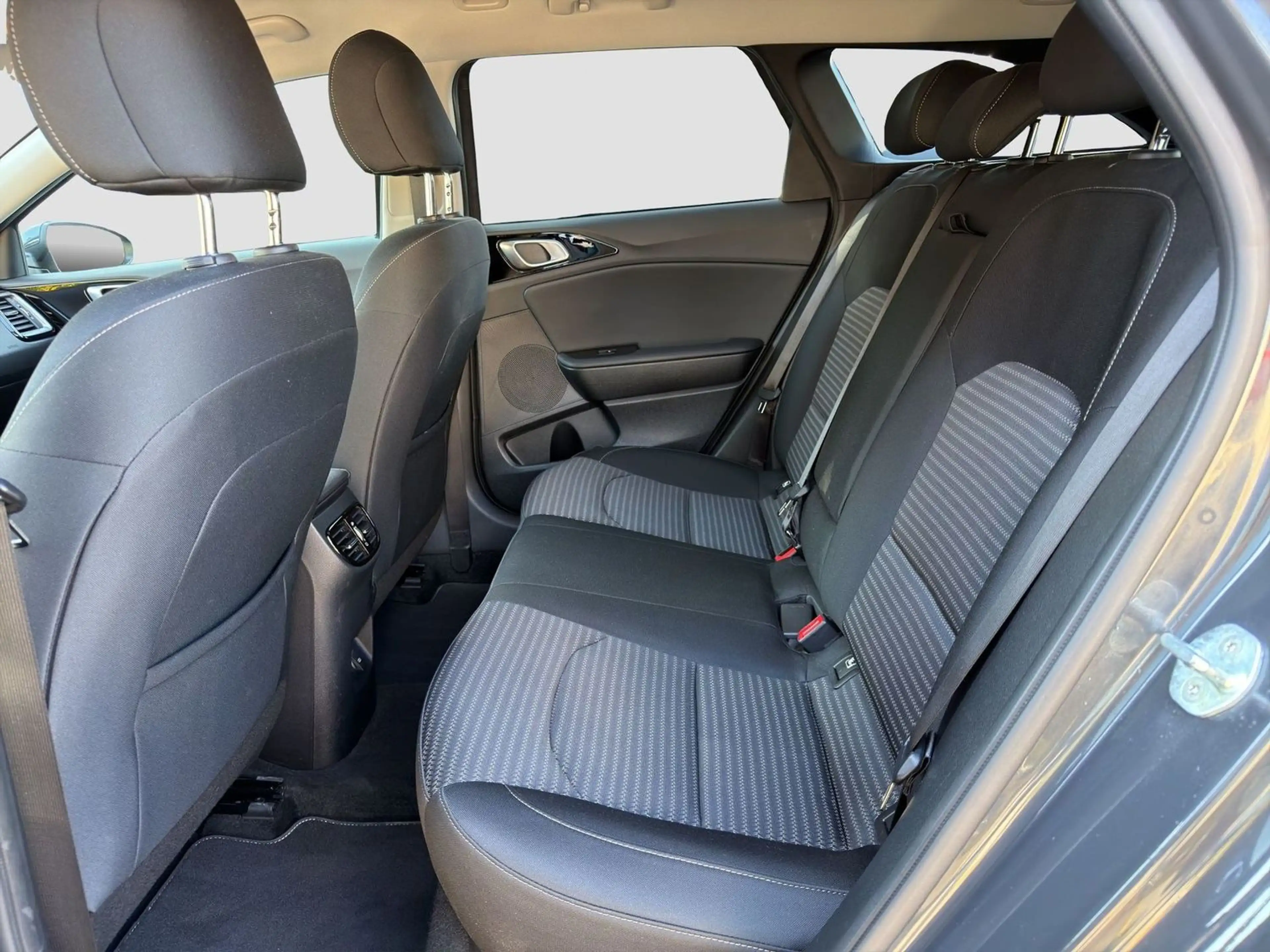 Kia Ceed SW / cee'd SW Automatik Navi ACC LED JBL PDC — photo 13