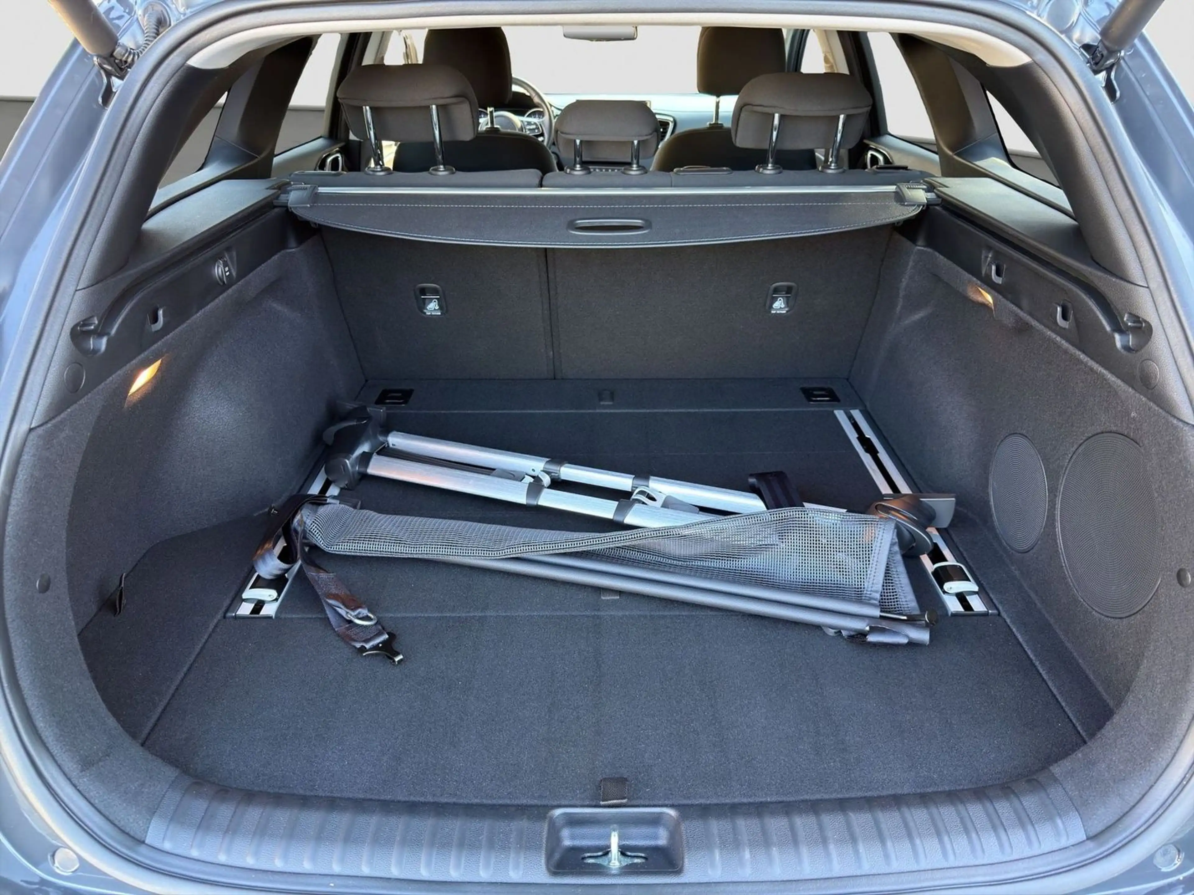 Kia Ceed SW / cee'd SW Automatik Navi ACC LED JBL PDC — photo 14