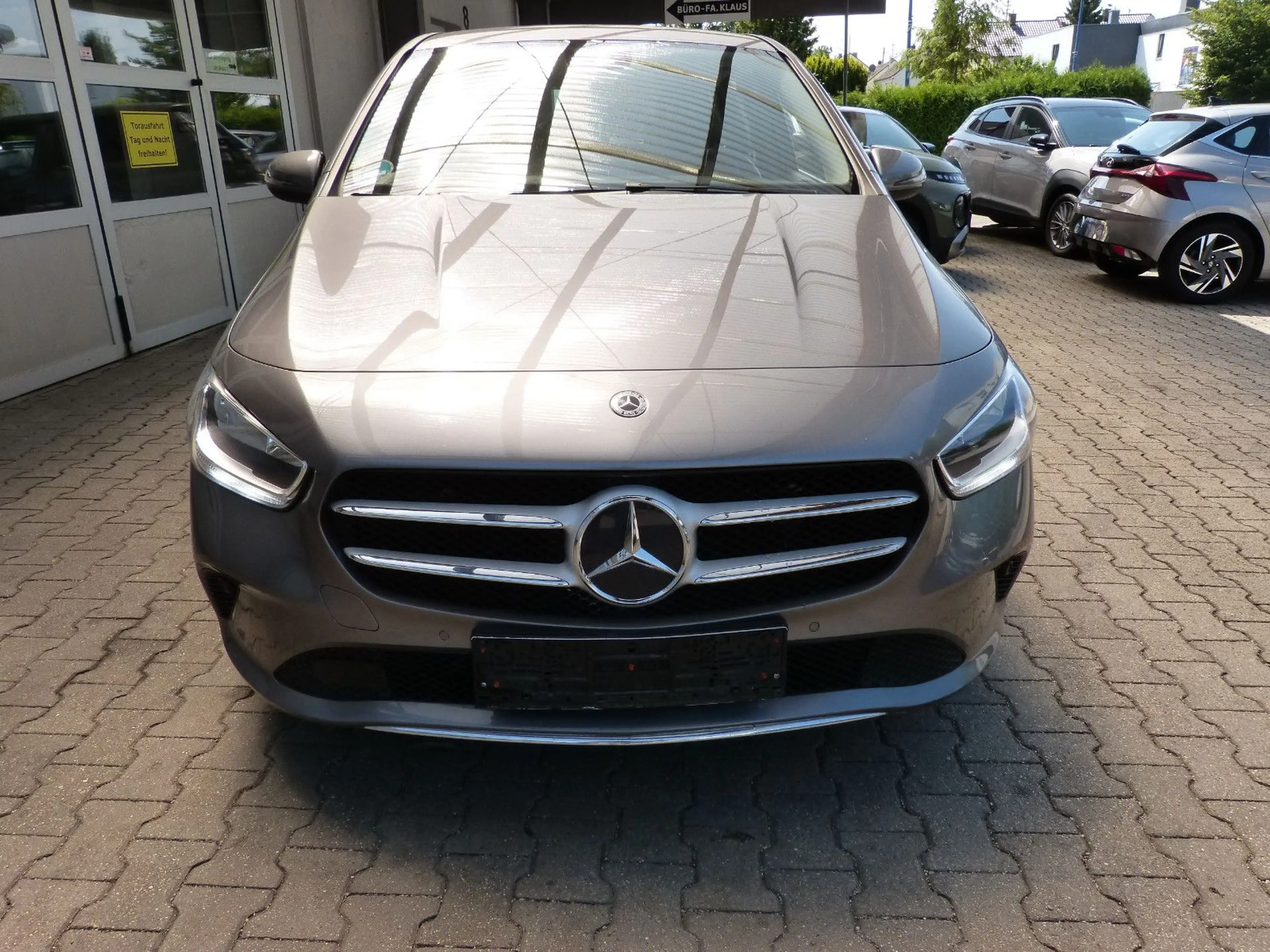 Mercedes-Benz B 180 PROGRESSIVE AHK NAVI PDC MBUX SHZ — photo 3