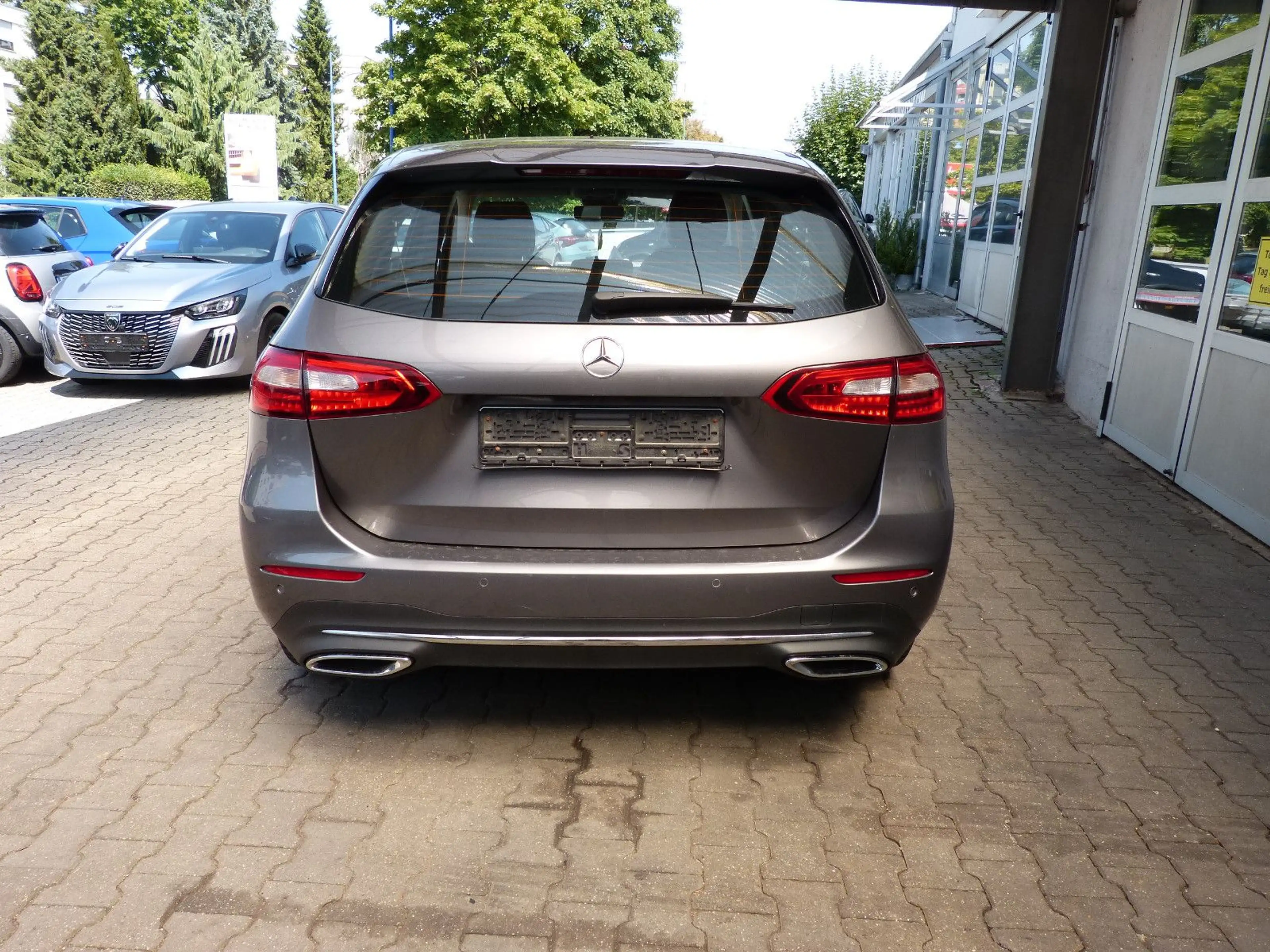 Mercedes-Benz B 180 PROGRESSIVE AHK NAVI PDC MBUX SHZ — photo 4