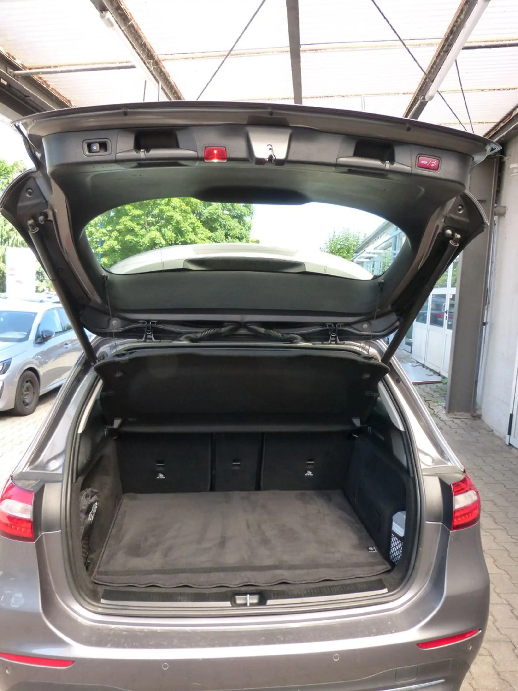 Mercedes-Benz B 180 PROGRESSIVE AHK NAVI PDC MBUX SHZ — photo 12