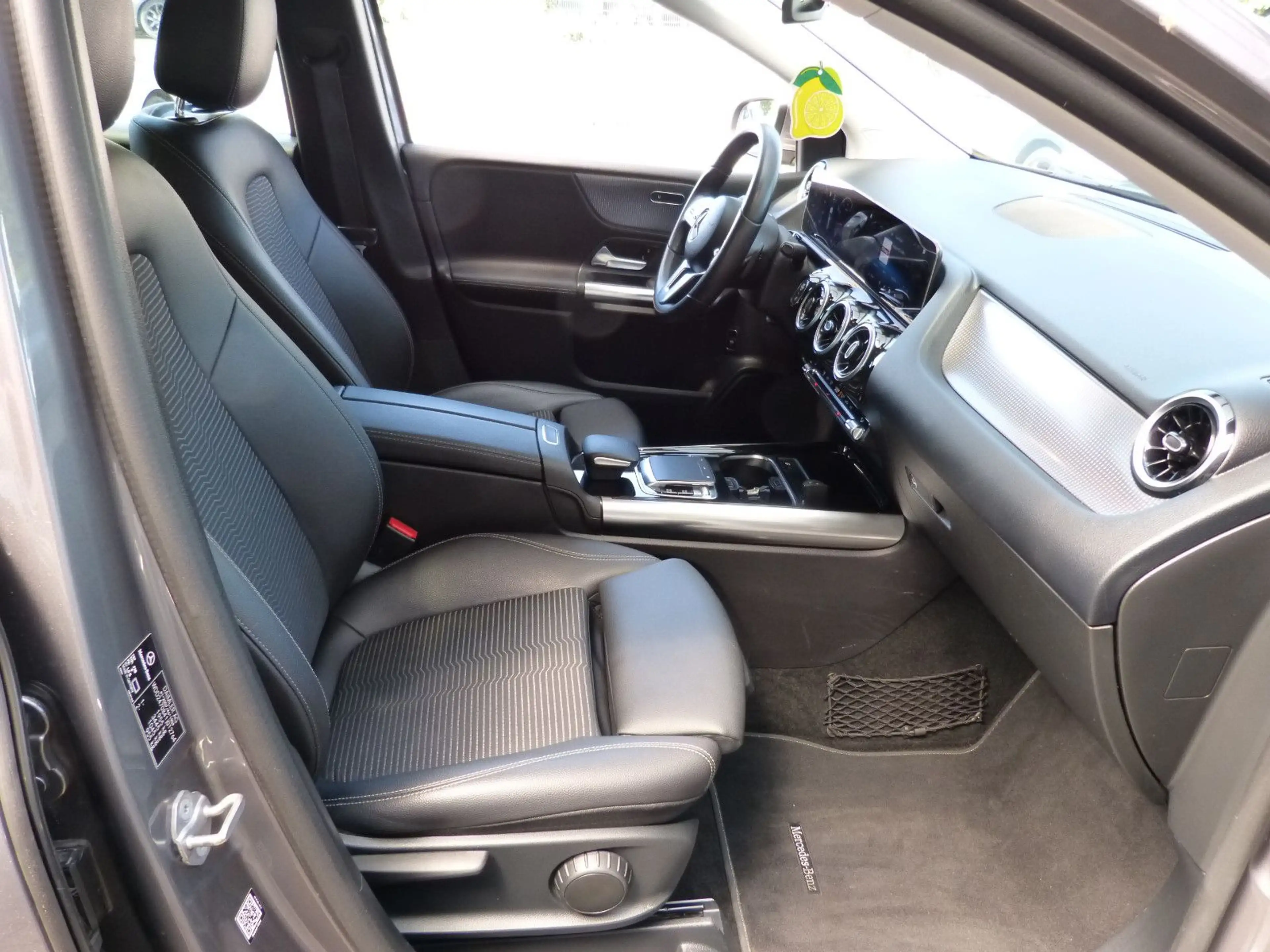 Mercedes-Benz B 180 PROGRESSIVE AHK NAVI PDC MBUX SHZ — photo 10
