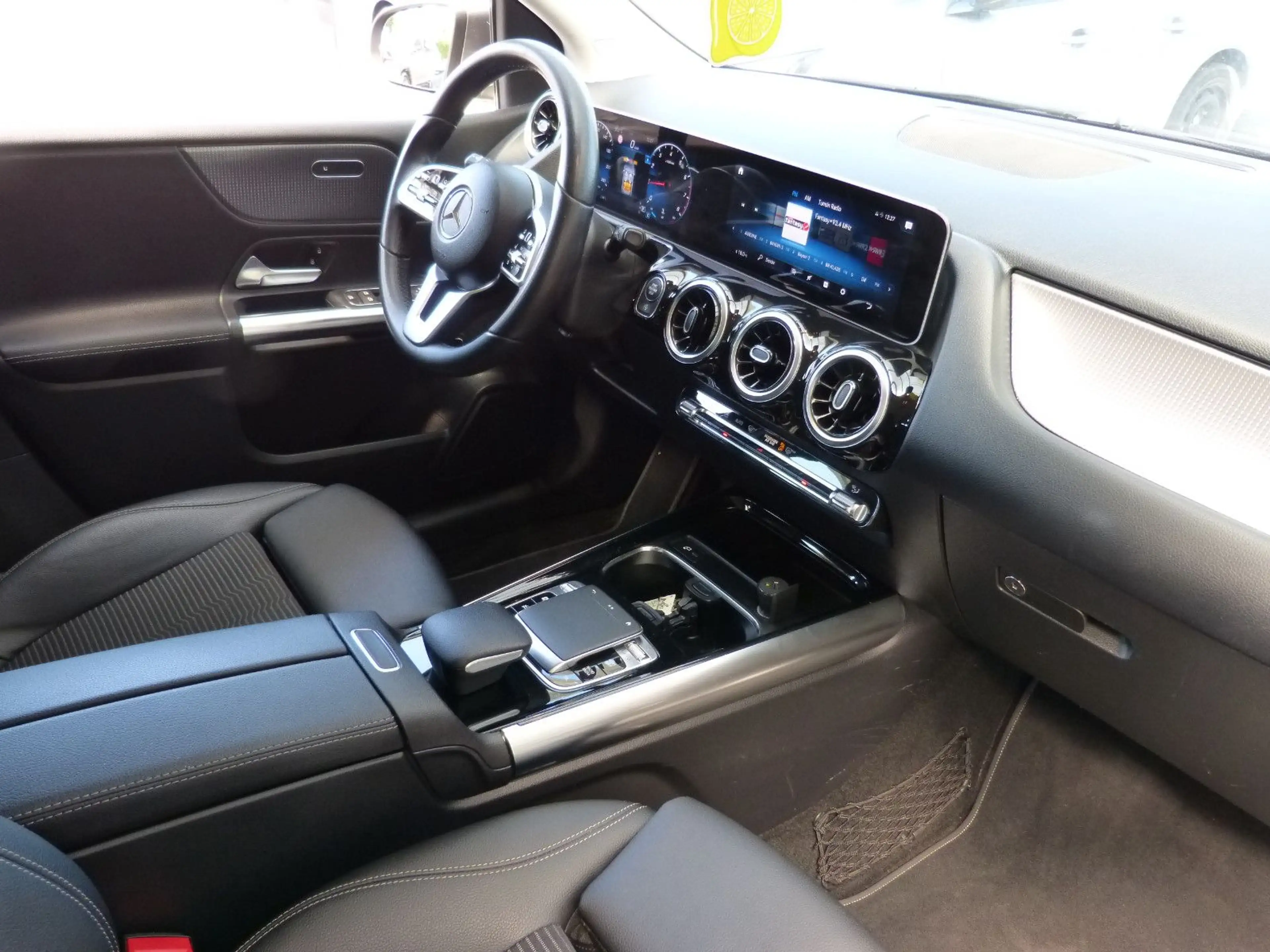 Mercedes-Benz B 180 PROGRESSIVE AHK NAVI PDC MBUX SHZ — photo 9