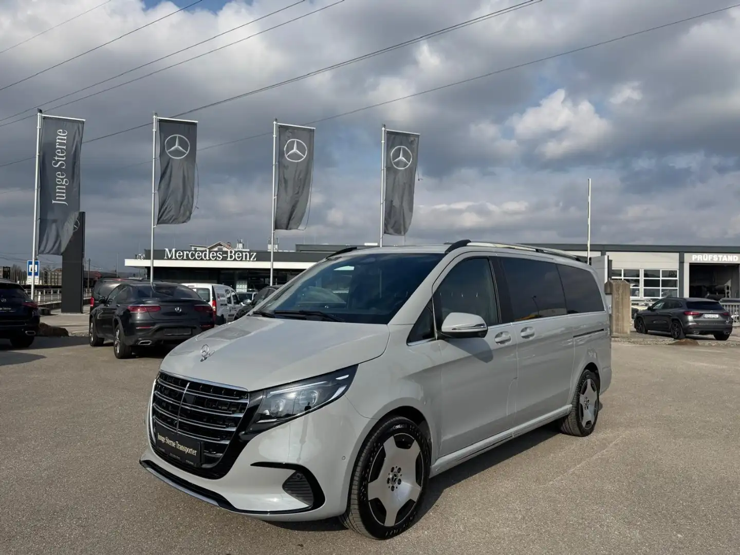 Mercedes-Benz V 300 d 4MATIC EXCLUSIVE Lang Pano Stdhzg 360° Grijs - 2