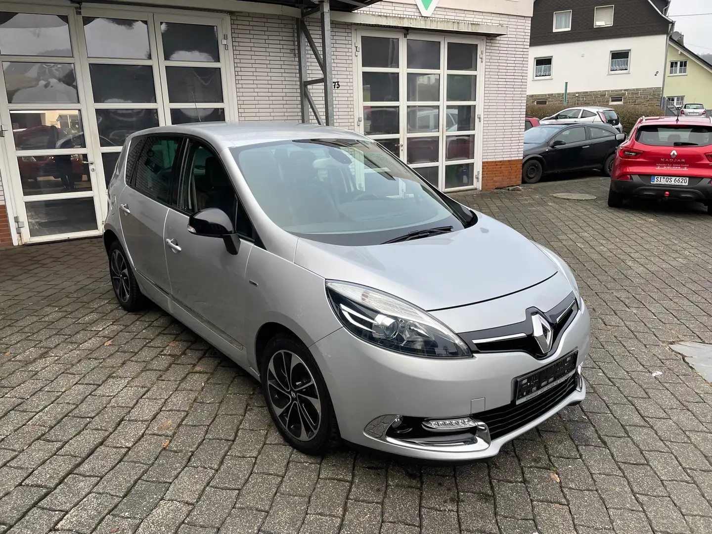 Renault Scenic dCi 110 EDC BOSE Edition Plateado - 2