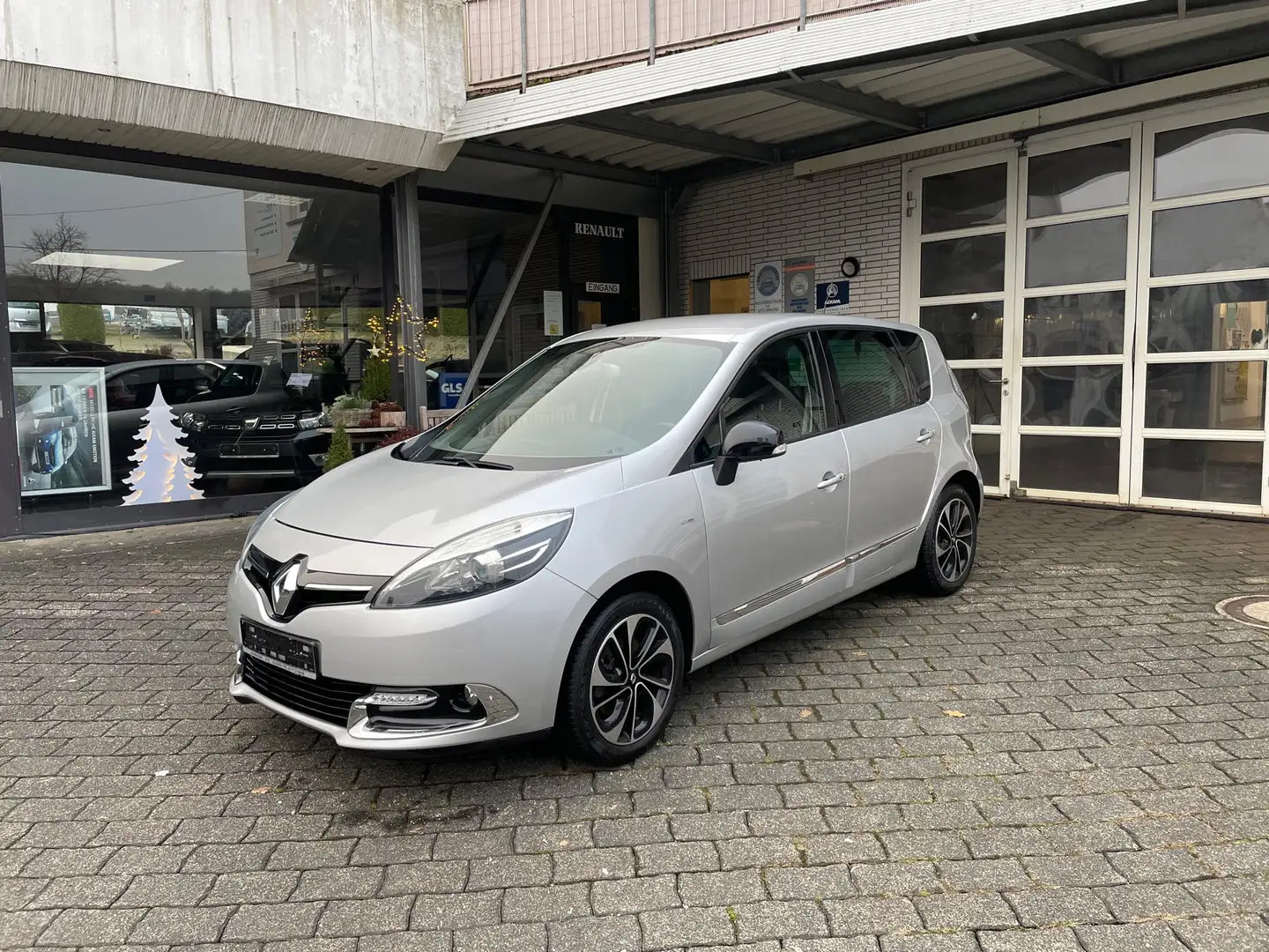 Renault Scenic dCi 110 EDC BOSE Edition Plateado - 1