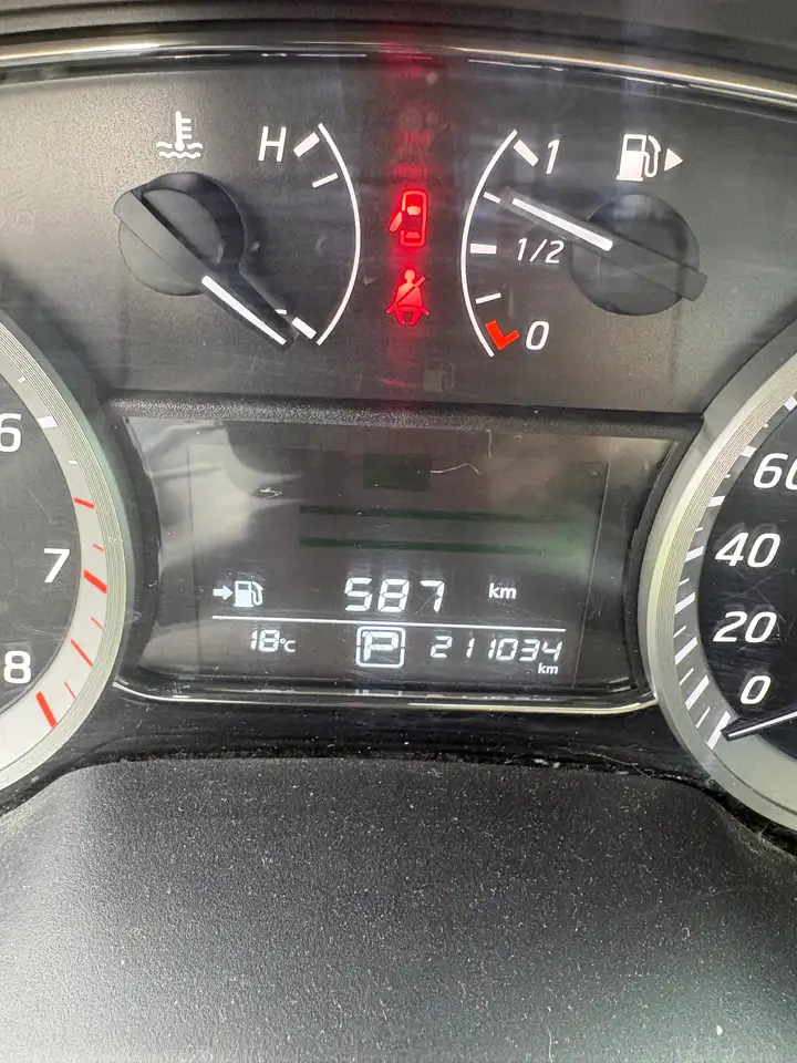 Nissan Sentra снимка Nissan Sentra