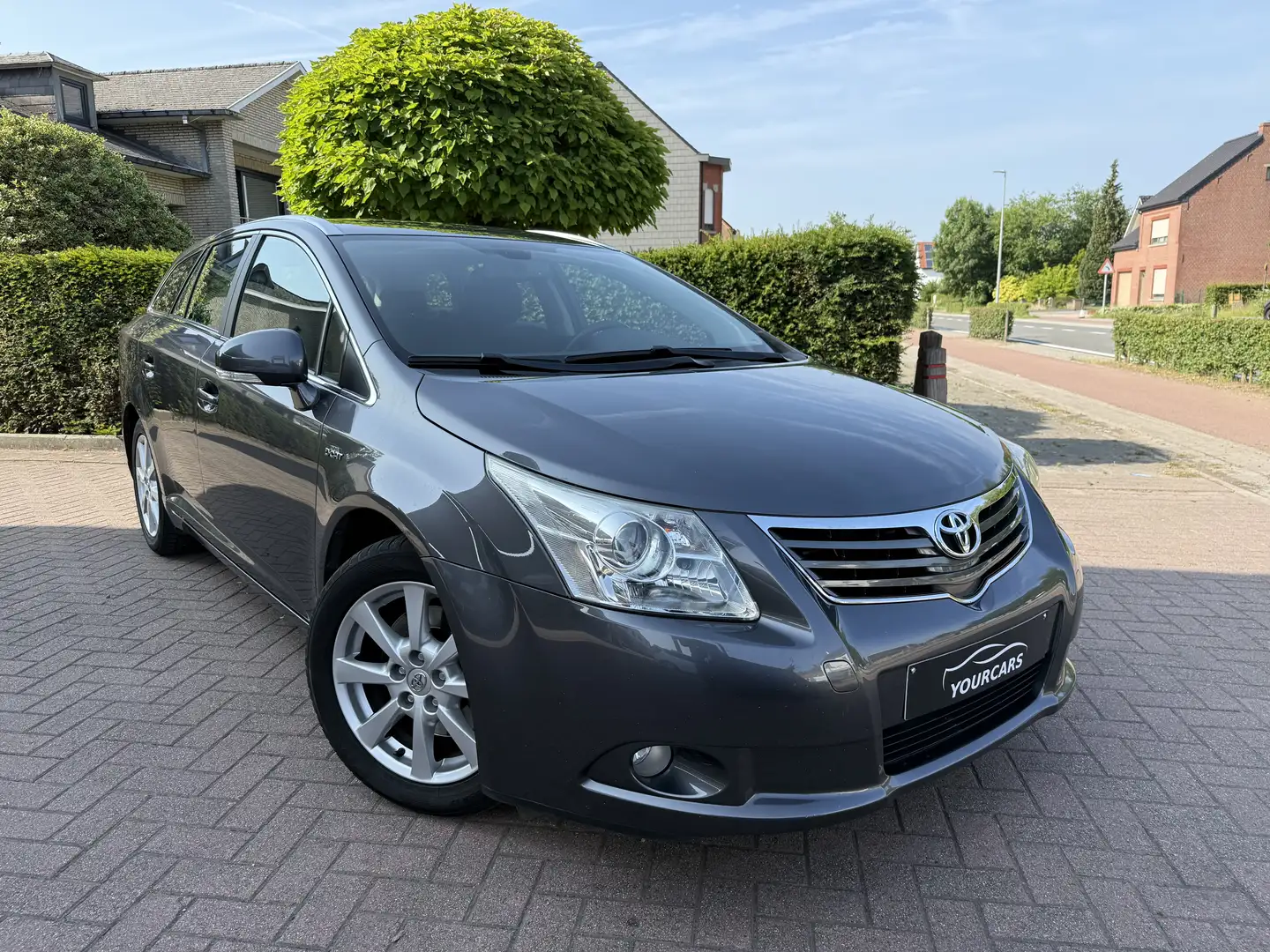 Toyota Avensis 2.2 D-4D D-CAT Sol DPF * AUTOMAAT Gris - 2