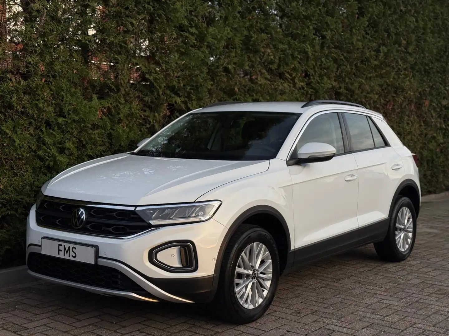 Volkswagen T-Roc 1.5 TSI Life CarPlay Camera Weiß - 1