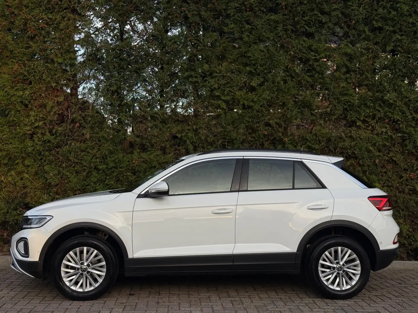 Volkswagen T-Roc 1.5 TSI Life CarPlay Camera Weiß - 2