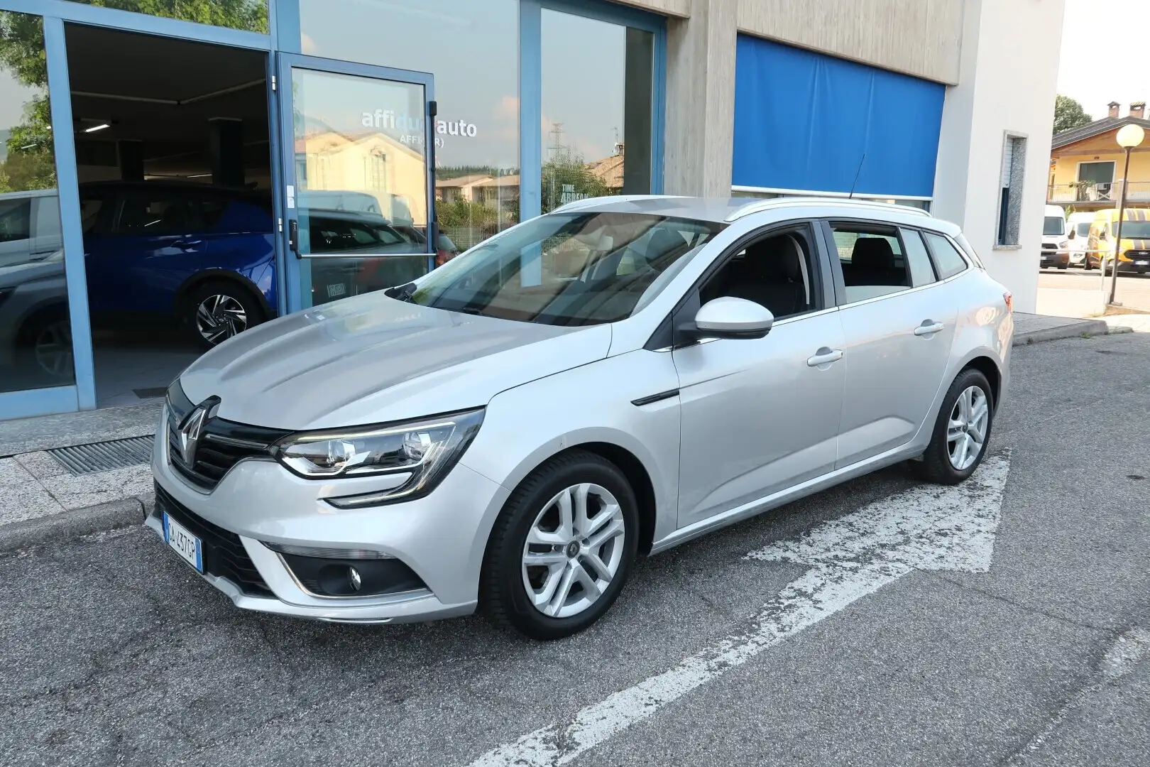 Renault Megane Sporter TCe 115 CV FAP Business Argent - 1