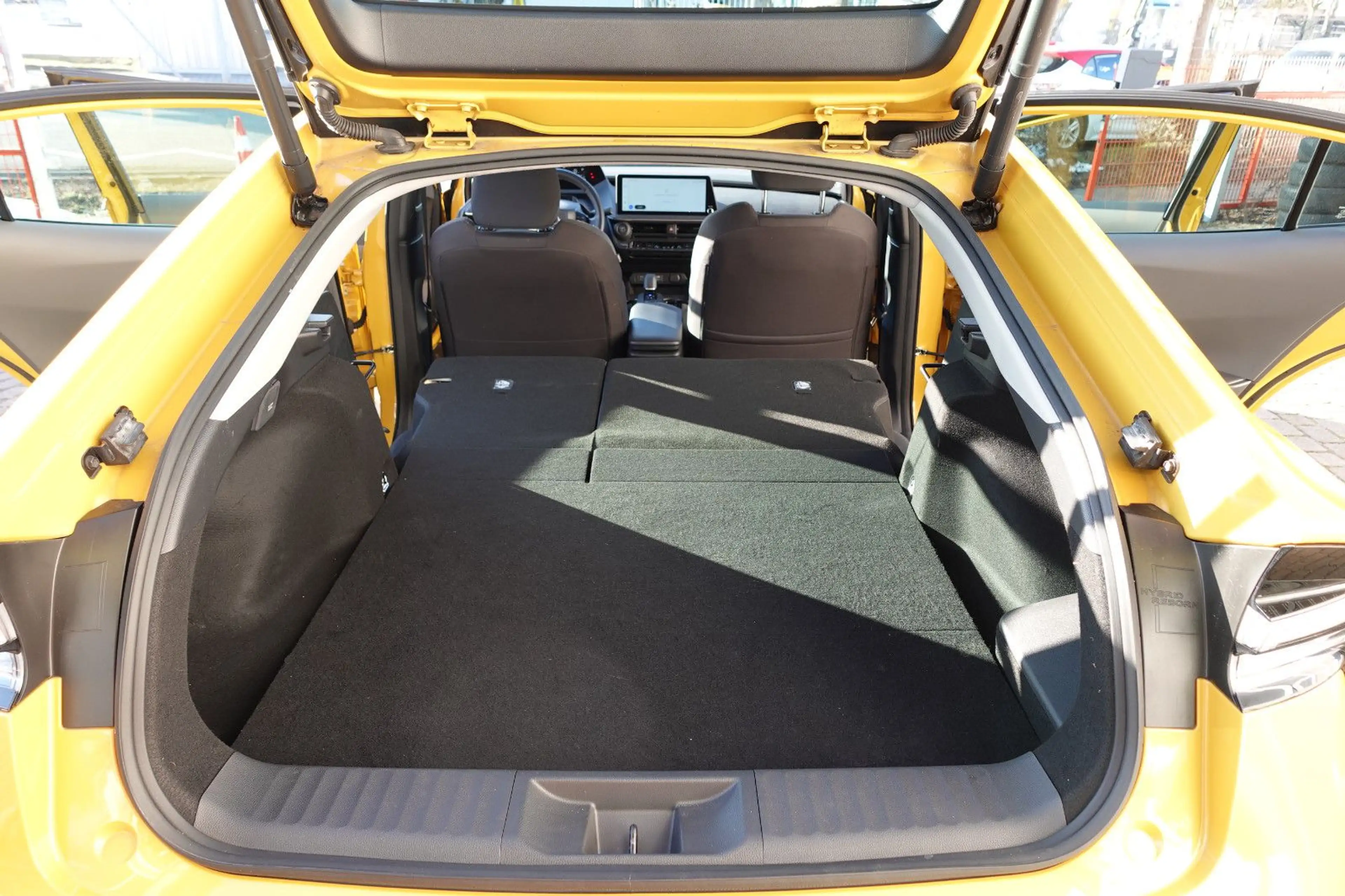 Toyota Prius 2.0l Plug-in Hybrid Executive 5J Garantie — photo 12