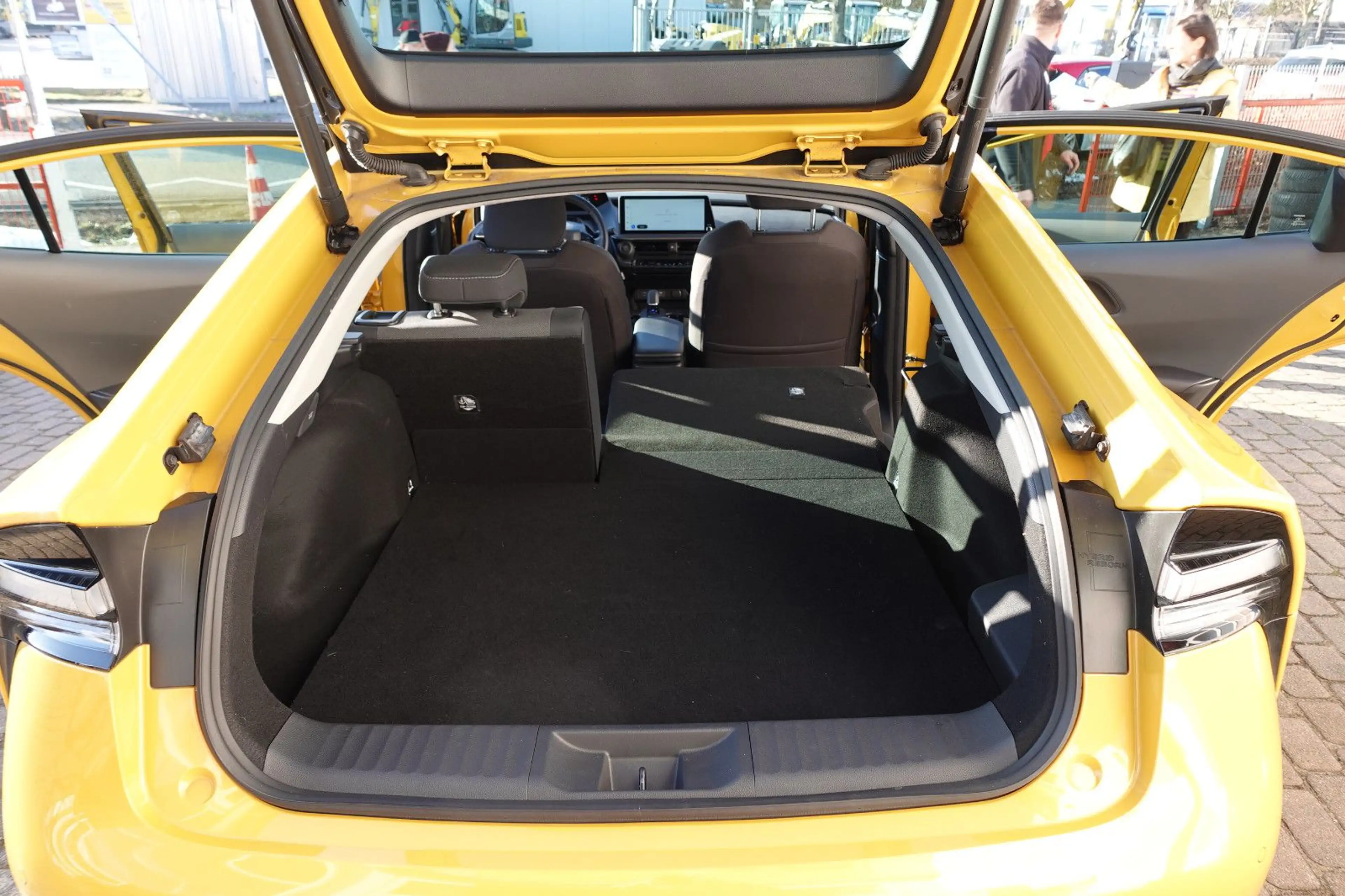 Toyota Prius 2.0l Plug-in Hybrid Executive 5J Garantie — photo 10
