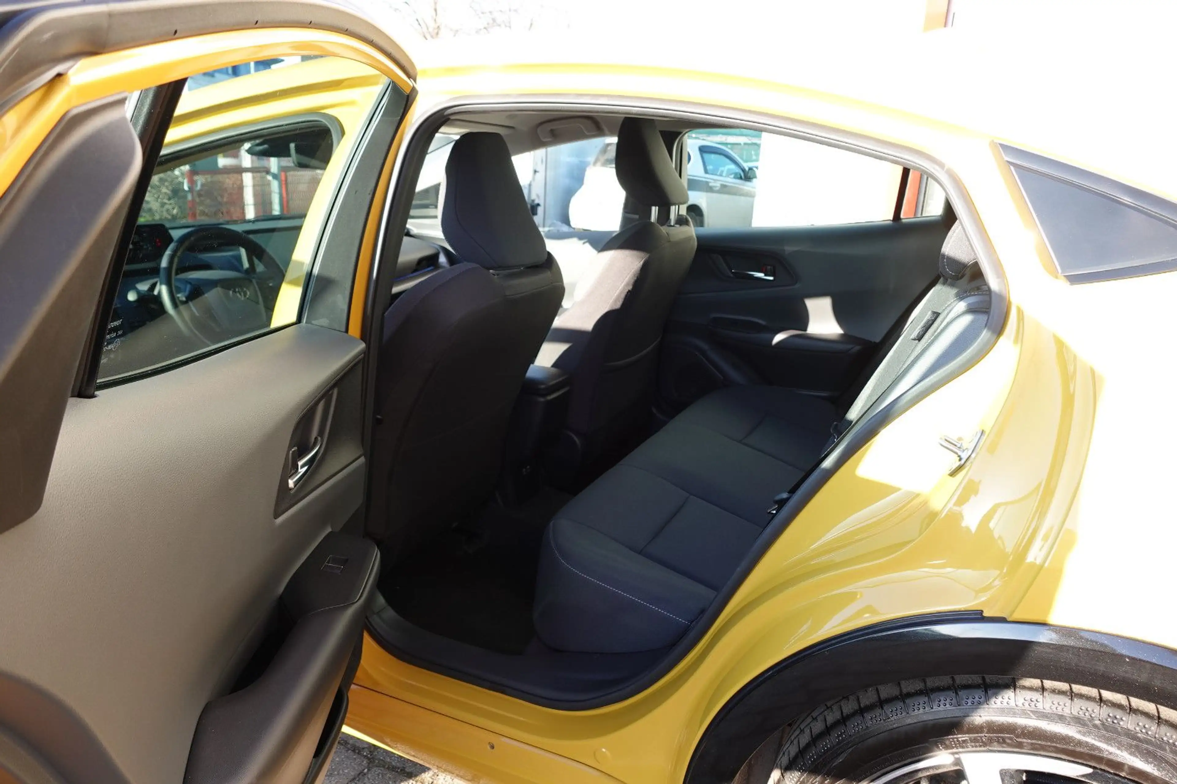 Toyota Prius 2.0l Plug-in Hybrid Executive 5J Garantie — photo 6