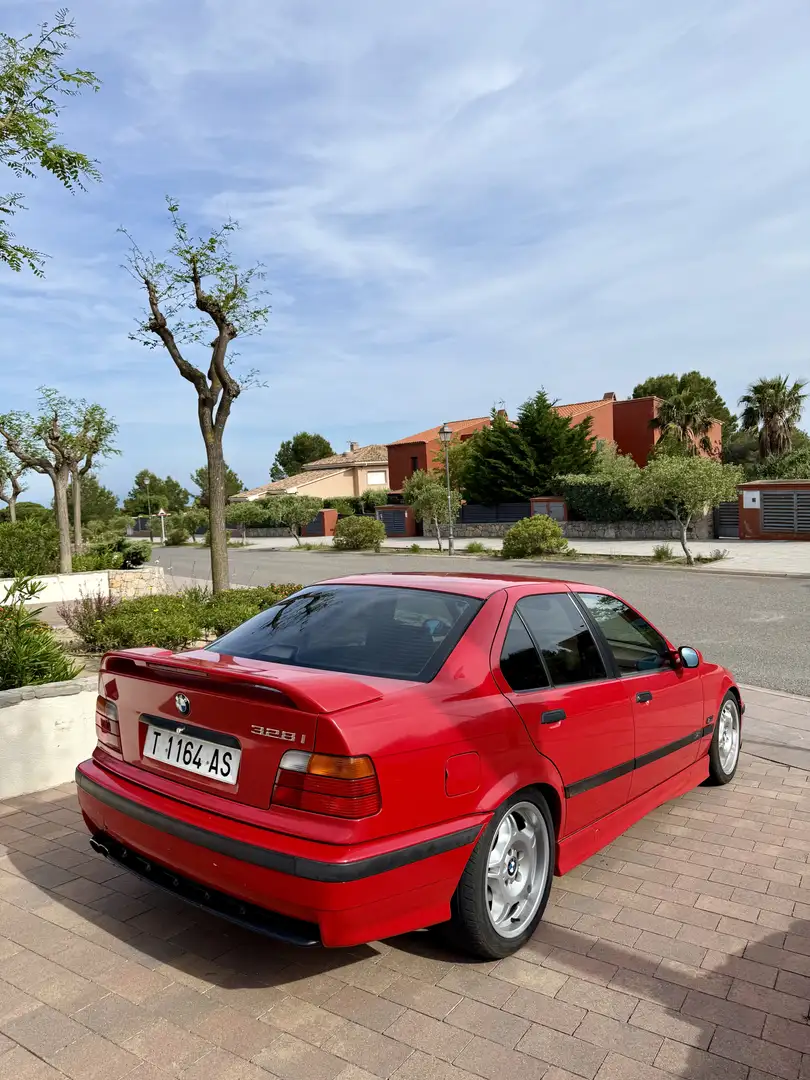 BMW 328 328i - 2