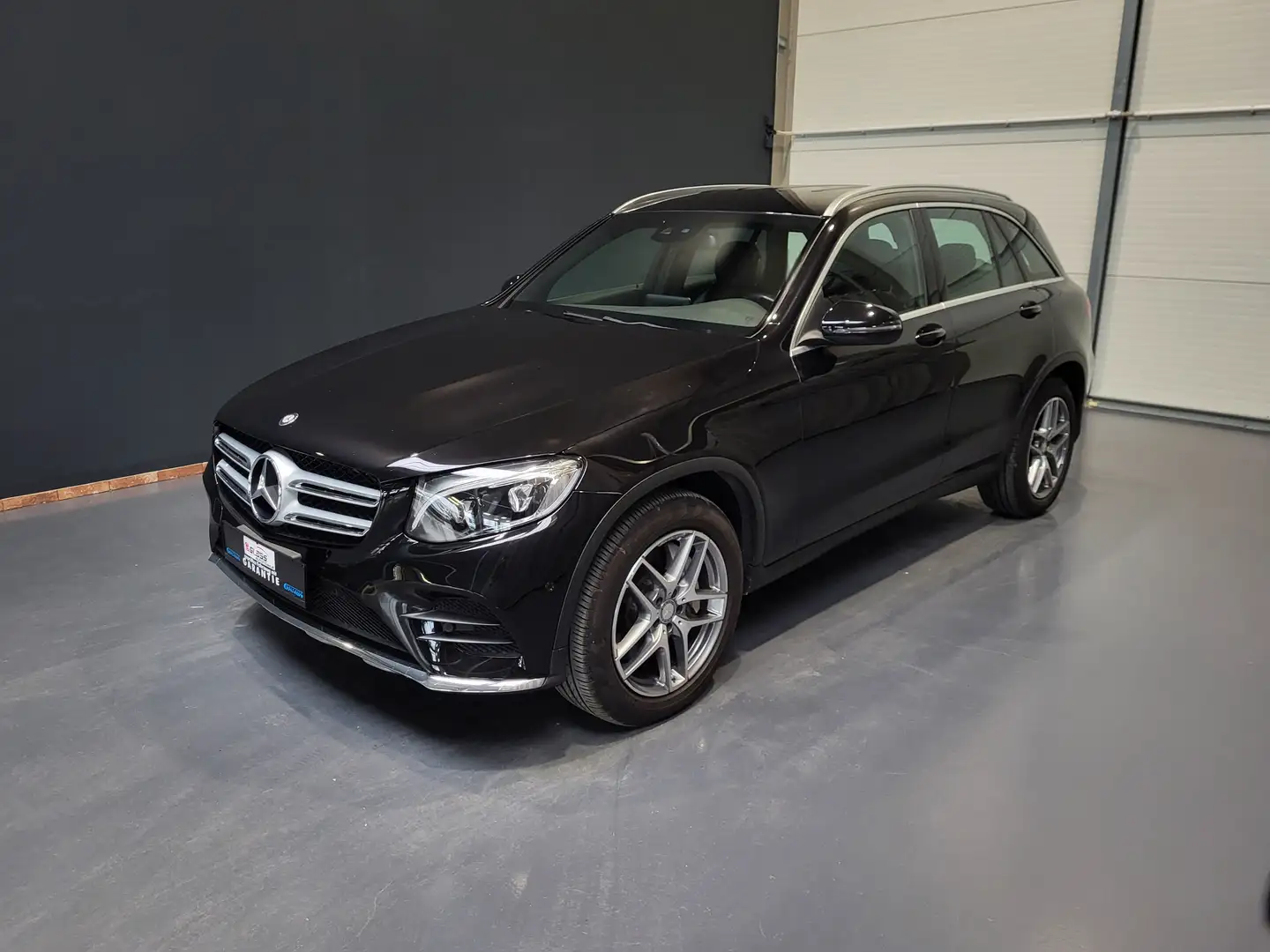 Mercedes-Benz GLC 250 d 4Matic AMG *Navi| LED| Airmatic* Schwarz - 1