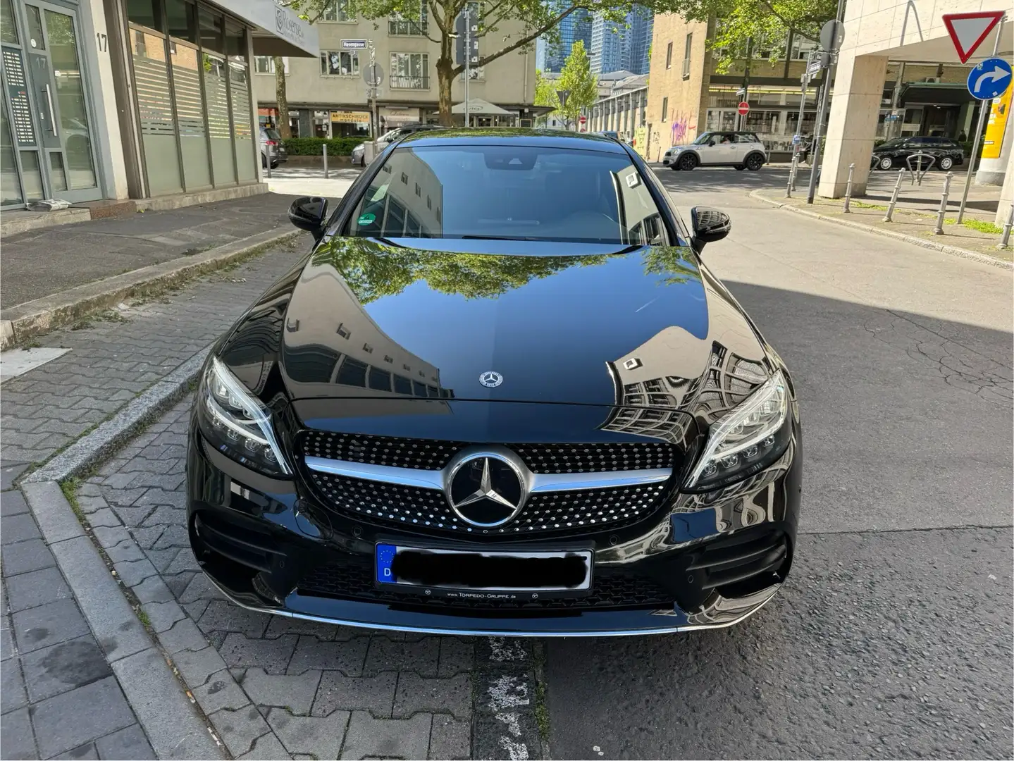 Mercedes-Benz C 200 C 200 (205.377) AMG Line Schwarz - 2