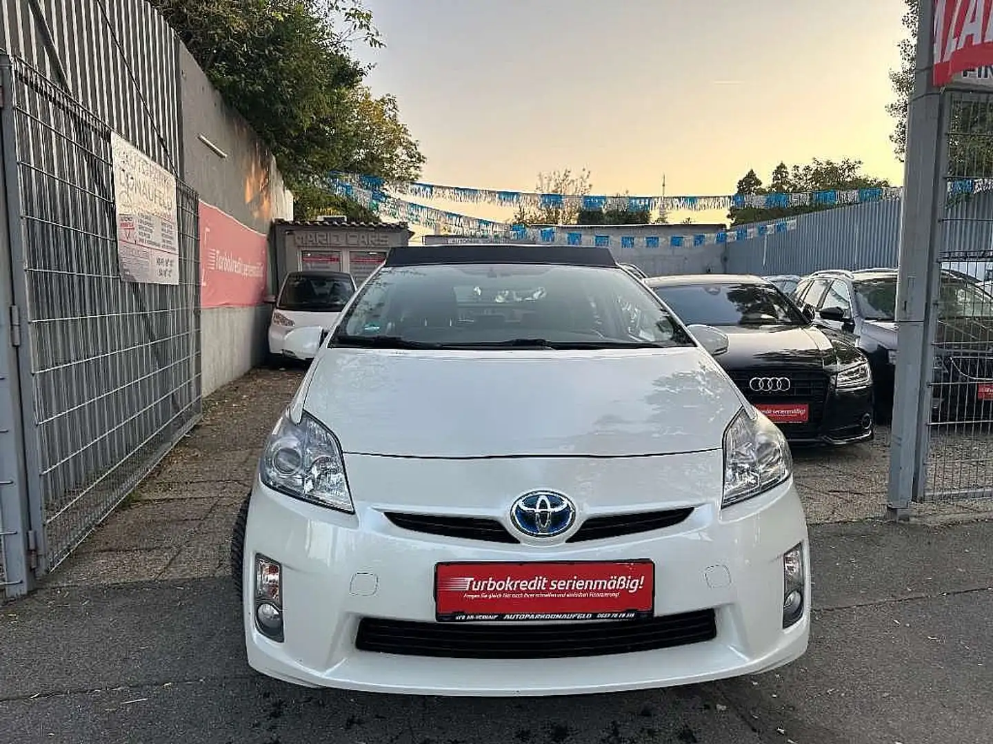Toyota Prius 1,8 VVT-i Hybrid*ERSTBESITZ*PANORAMADACH*HEAD-U... Weiß - 2