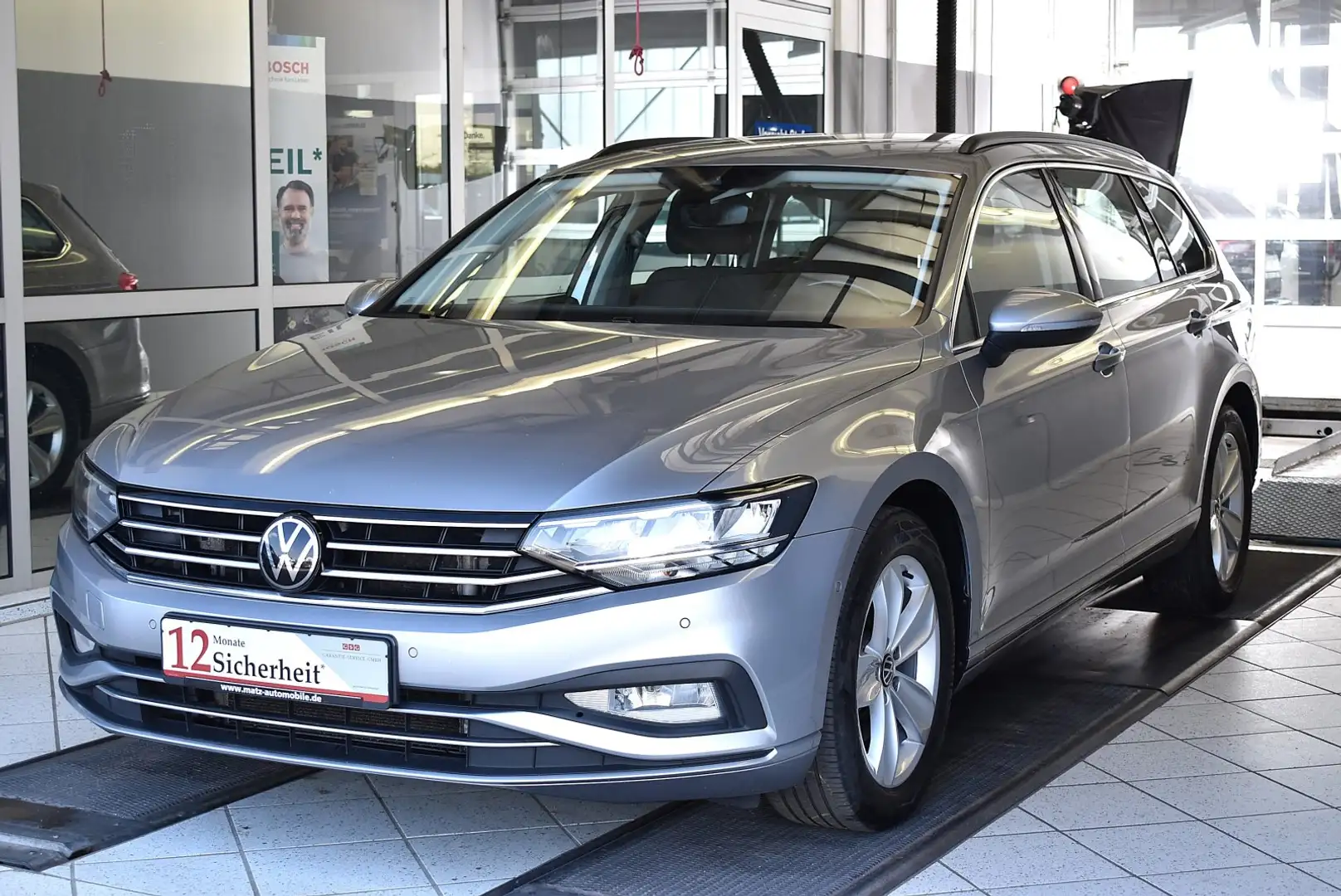 Volkswagen Passat Variant 2.0TDI Business DSG*AHK*LED*ACC Argent - 1