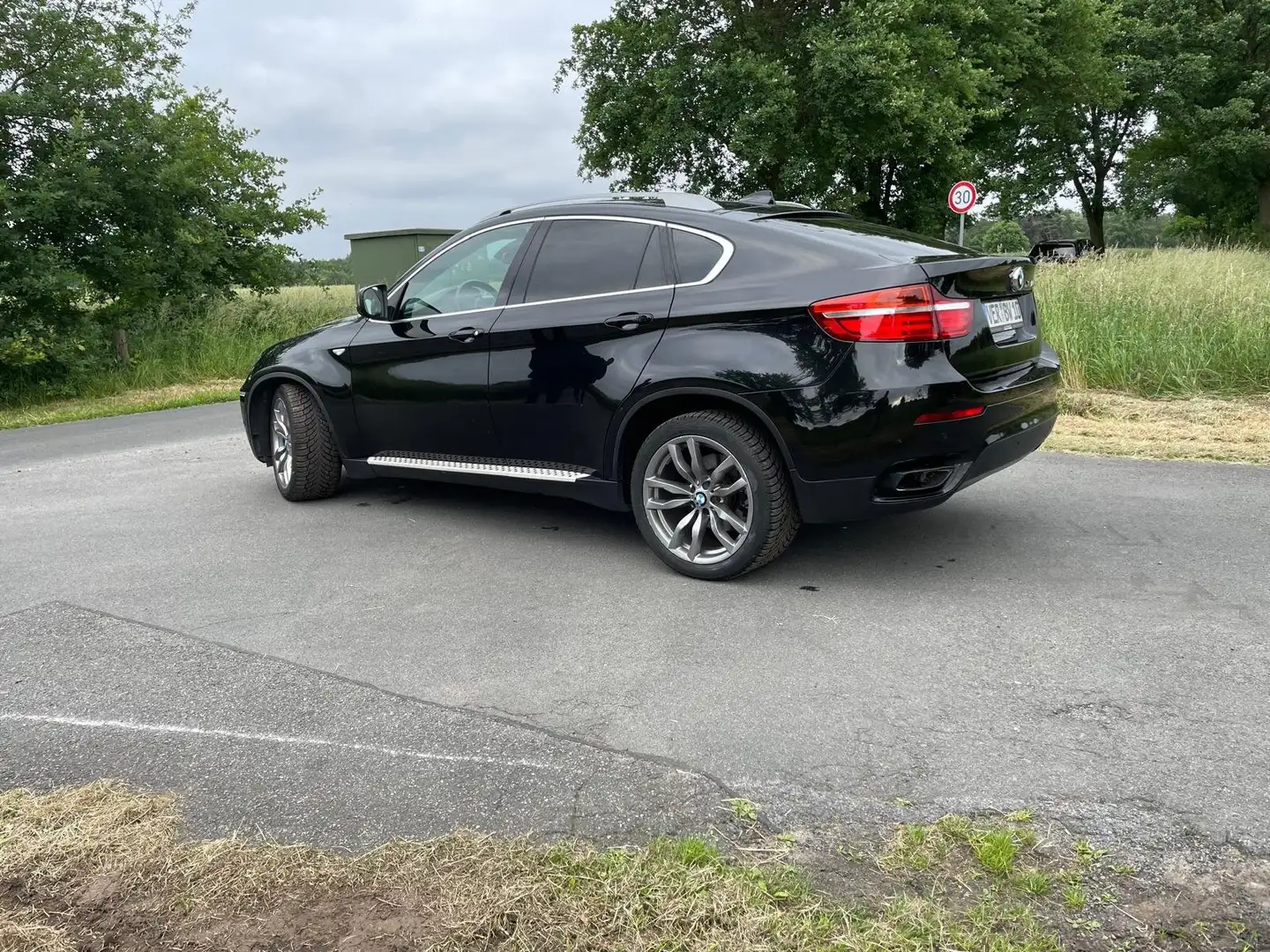 BMW X6 M X6 xDriveM50d Schwarz - 2