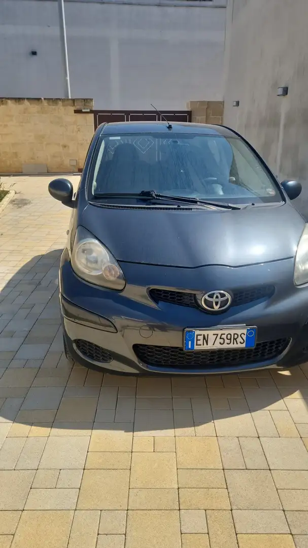 Toyota Aygo Aygo I 2005 5p 1.0 Sol Connect Red Edition Nero - 1