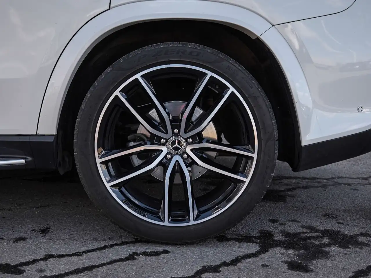Mercedes-Benz GLS снимка Mercedes-Benz GLS