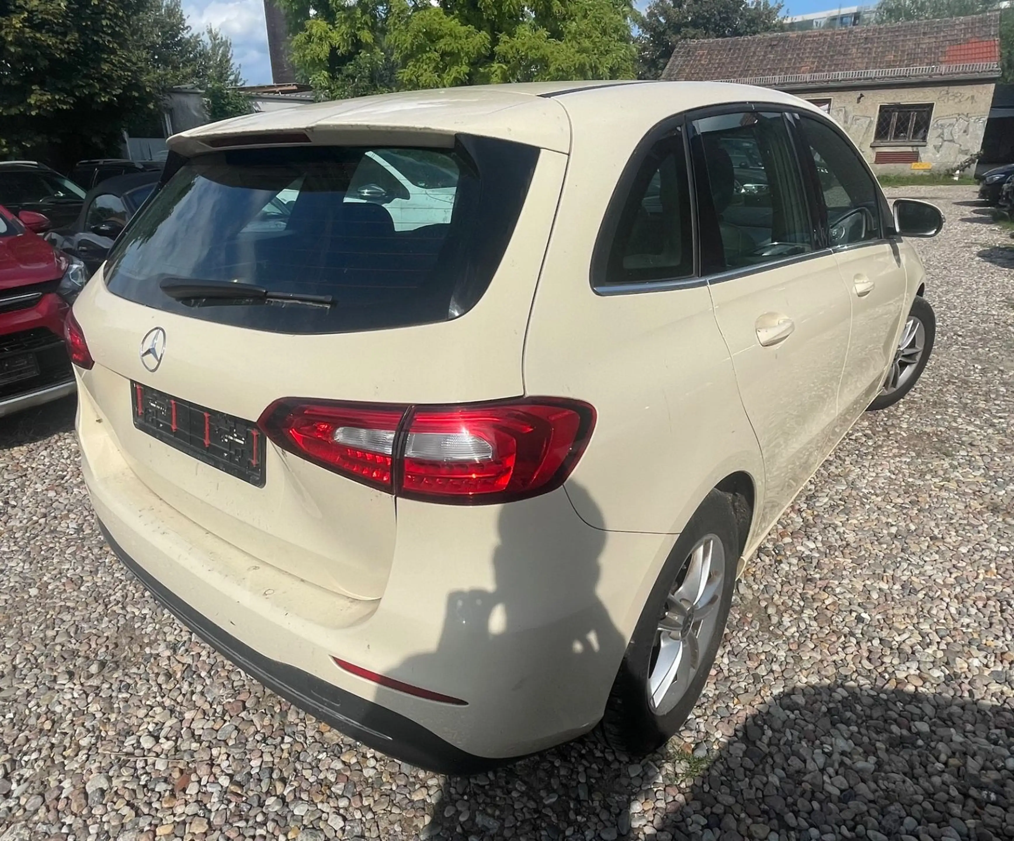 Mercedes-Benz B 180 d*Automatik*EURO6*Klima*SZHZG*Carplay* — photo 4