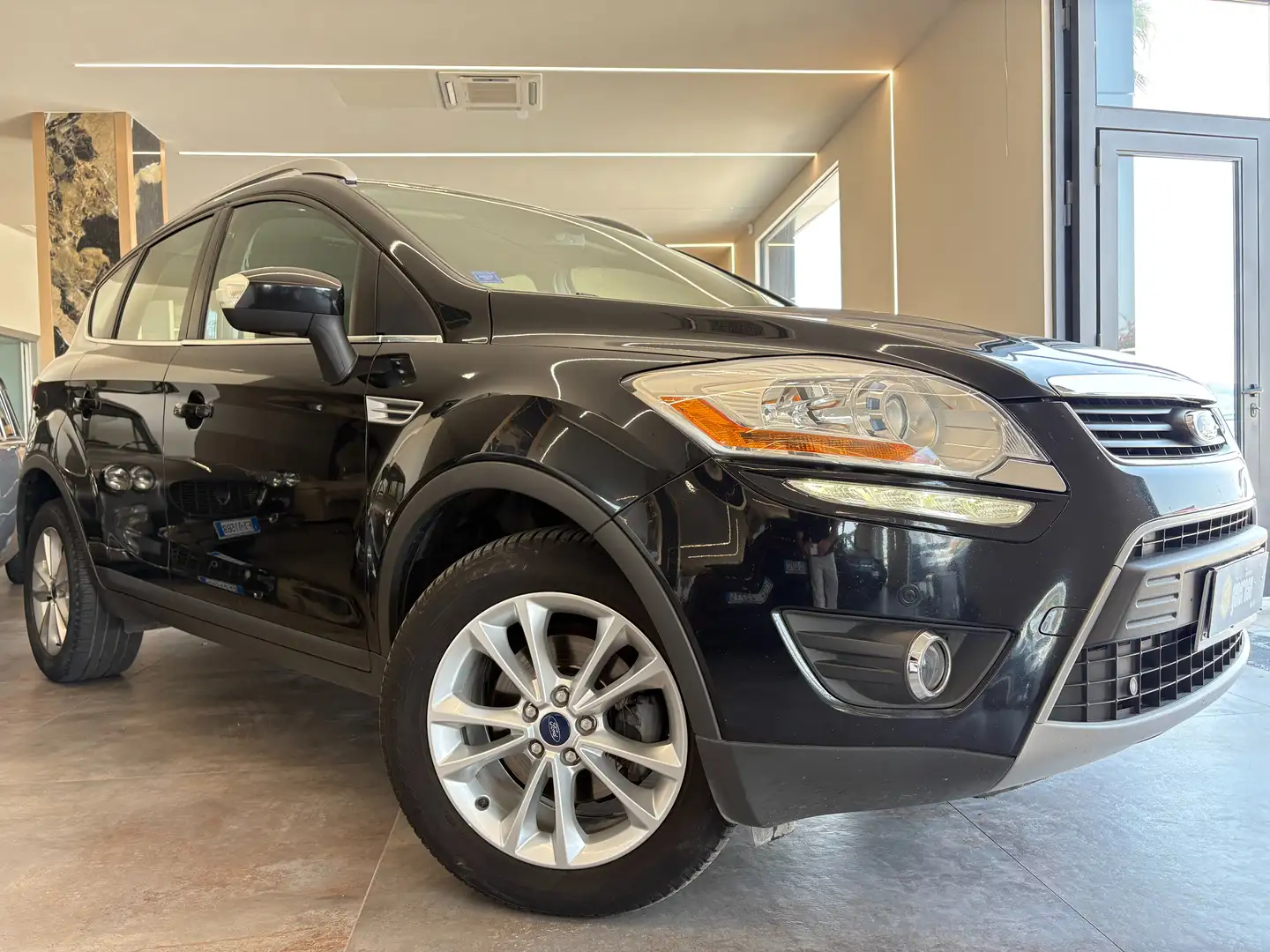 Ford Kuga Kuga I 2009 2.0 tdci Titanium 2wd 140cv Noir - 1