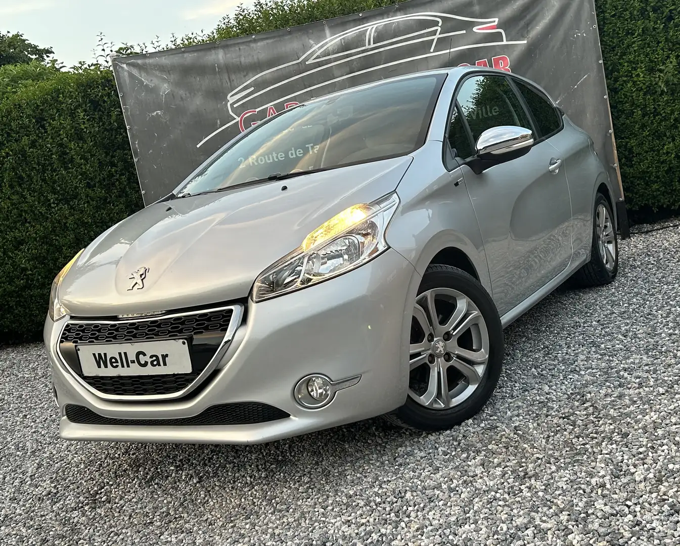 Peugeot 208 1.2i Euro6b Série Style Gps… Garantie 1 an ! Gri - 1