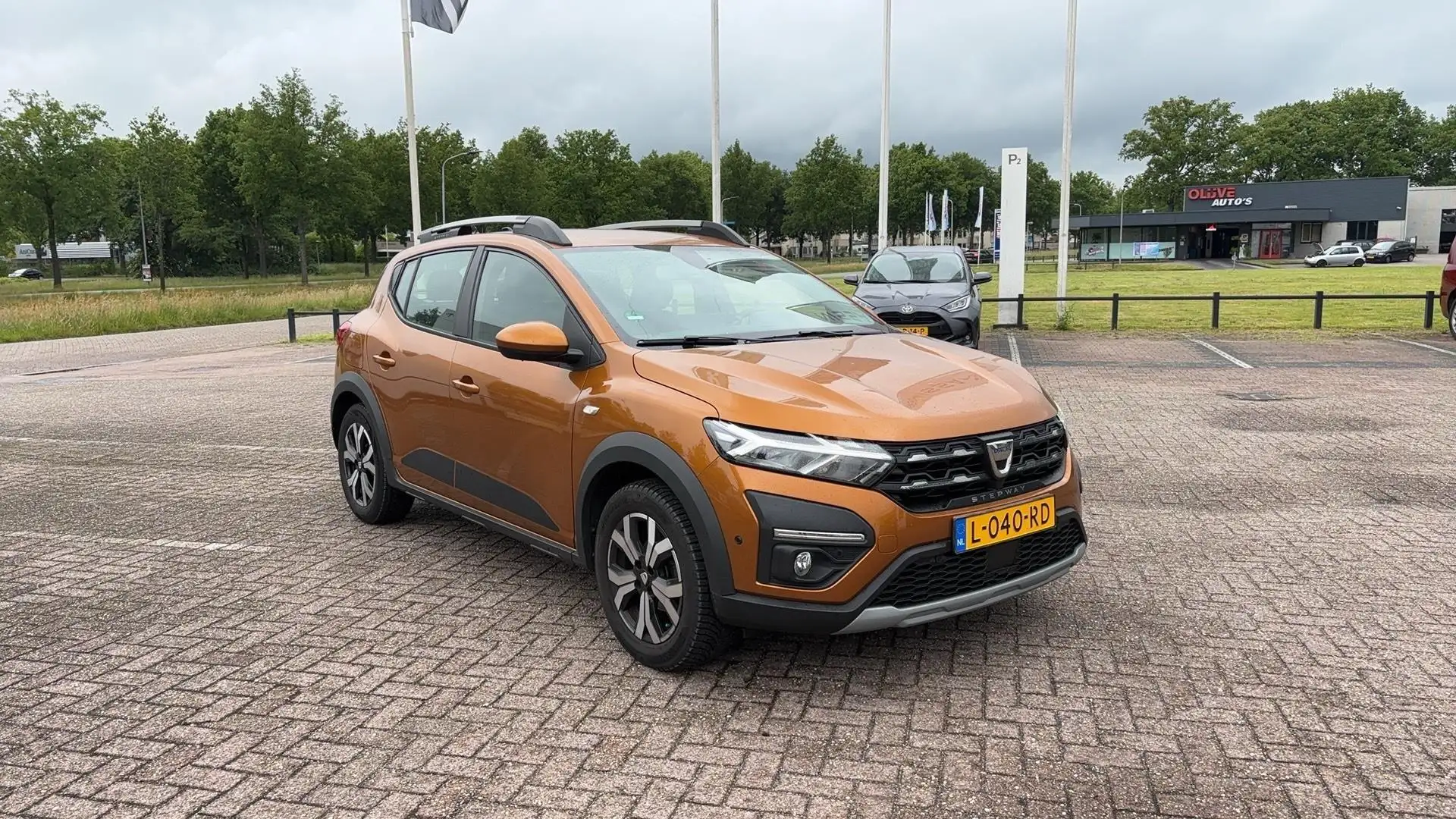 Dacia Sandero Stepway 1.0 TCe 100 Bi-Fuel Comfort | Keyless | Cr Oranje - 2