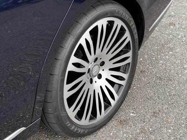 Mercedes-Benz S Class view 9