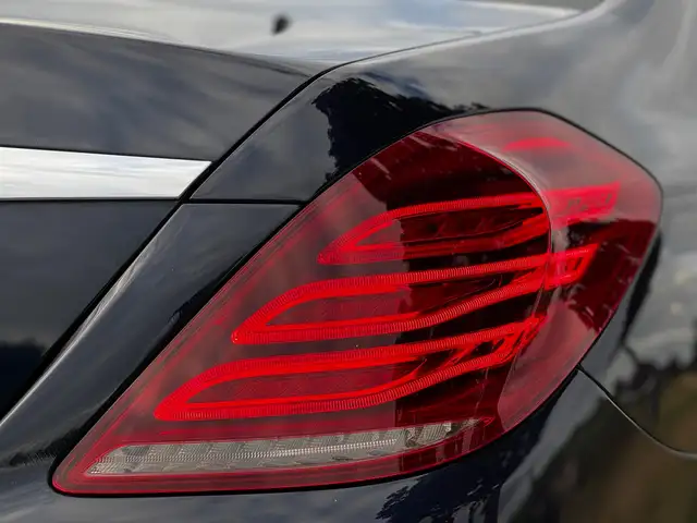 Mercedes-Benz S Class view 29